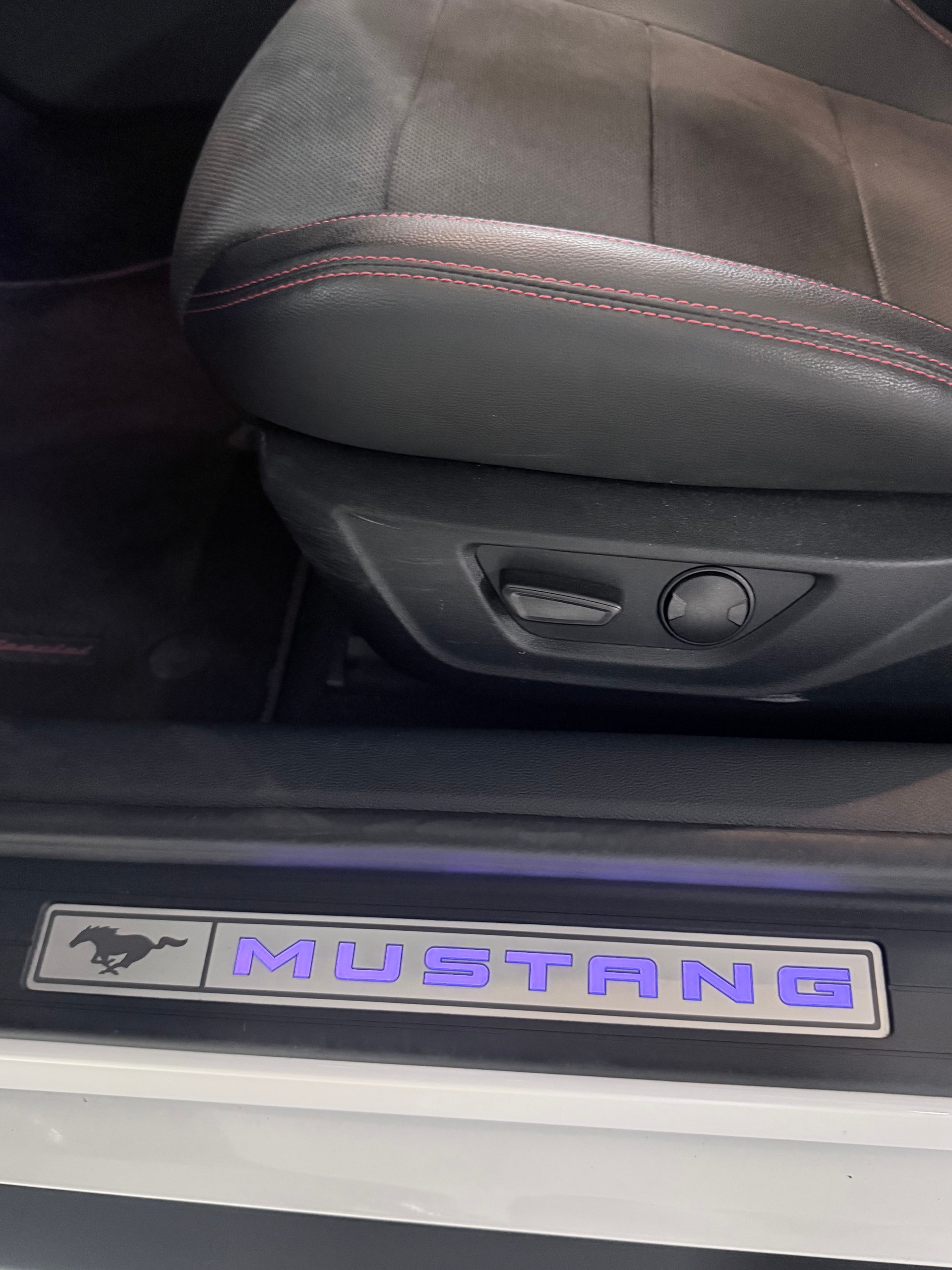 FORD Mustang GT V8 5.0 California Special-image-14