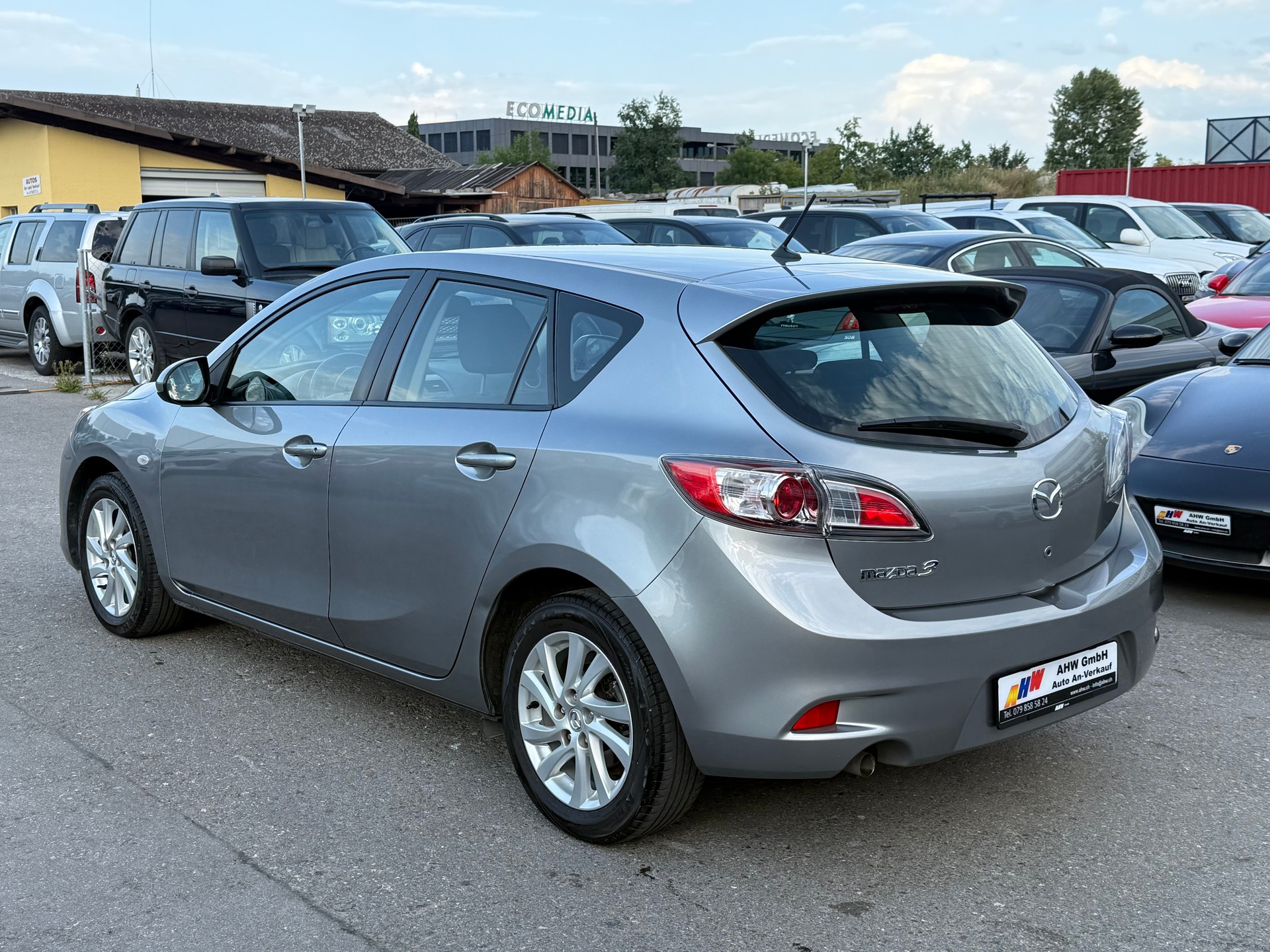 MAZDA 3 1.6 16V Exclusive / Ab MFK 11.2025 / 8-fach bereift / Servicegepflegt bei Mazda / Tempomat / 2 Zonen Klimaautomatik-image-5