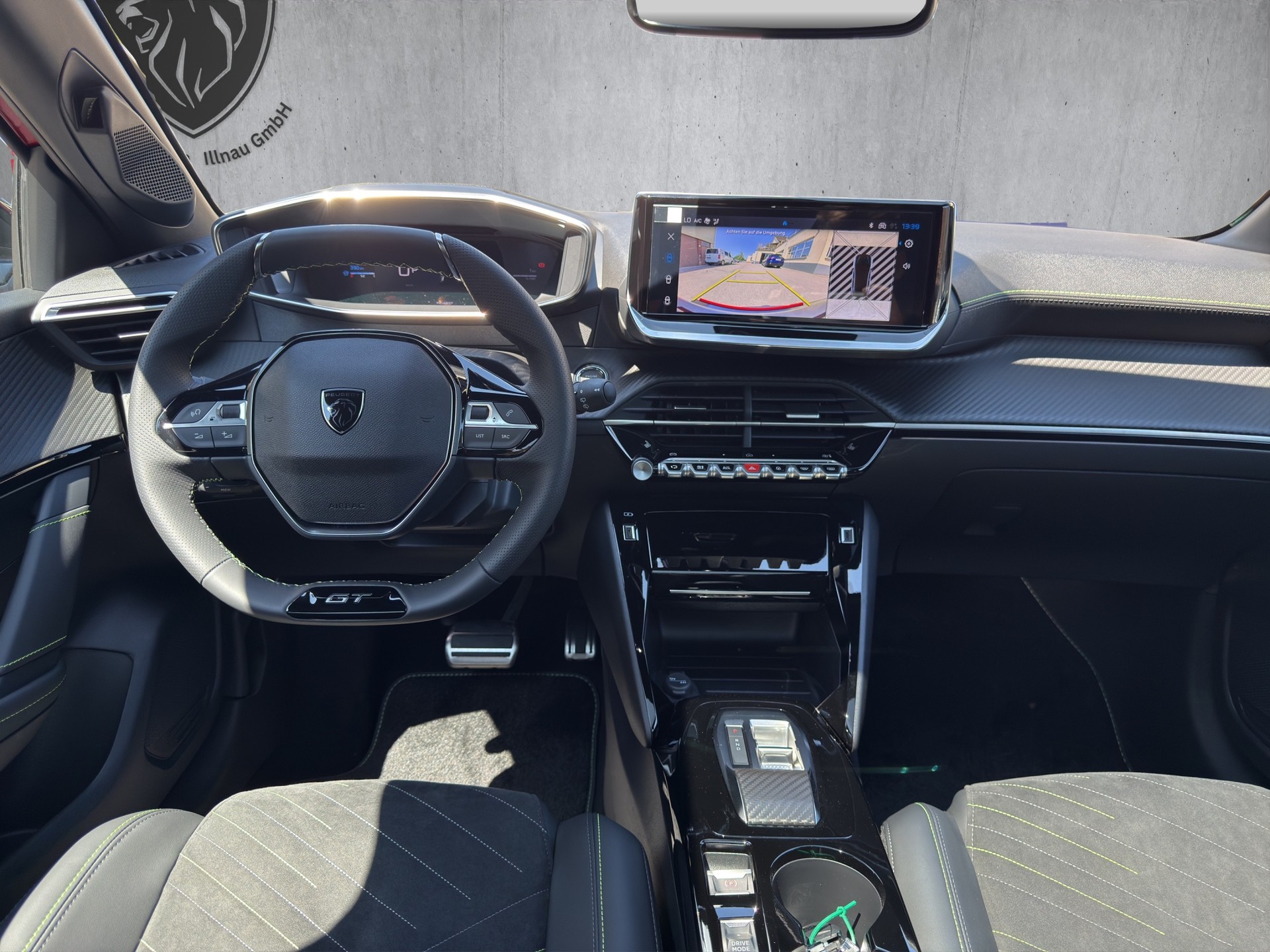 PEUGEOT 208 1.2 Hybrid 145 GT Exclusive-image-12