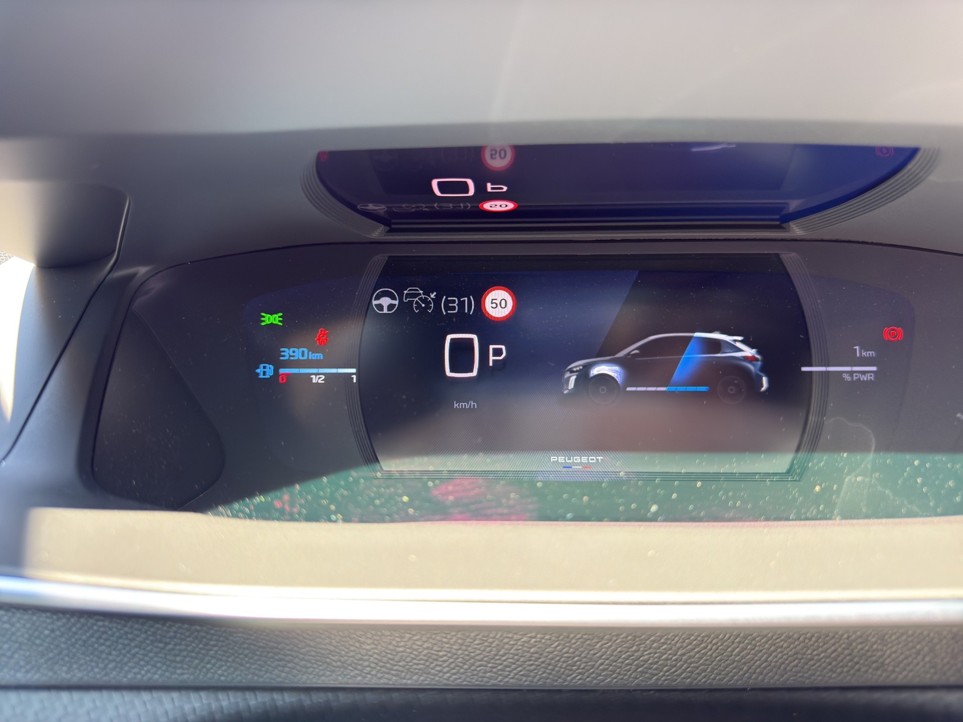 PEUGEOT 208 1.2 Hybrid 145 GT Exclusive-image-11