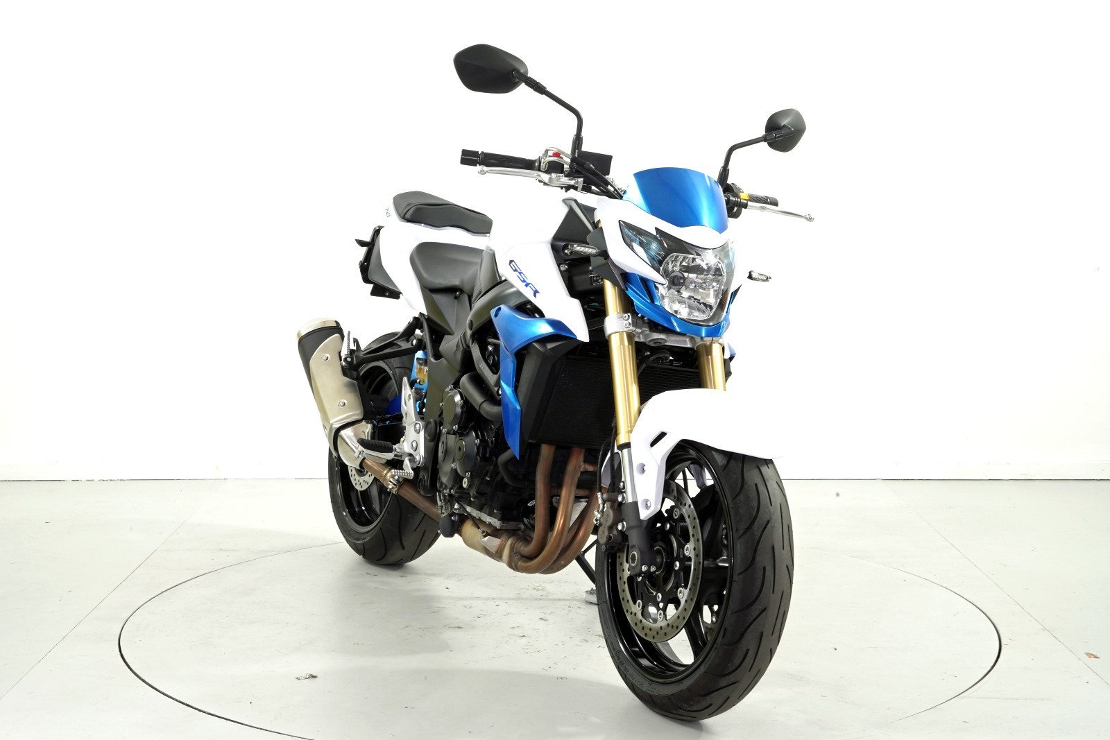 SUZUKI GSR 750 ABS-image-1