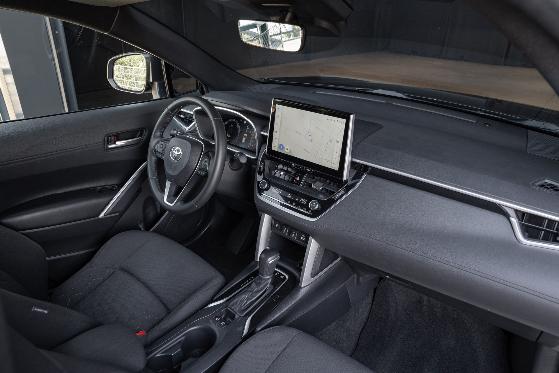 TOYOTA Corolla Cross 2.0 4WD e-CVT-image-13