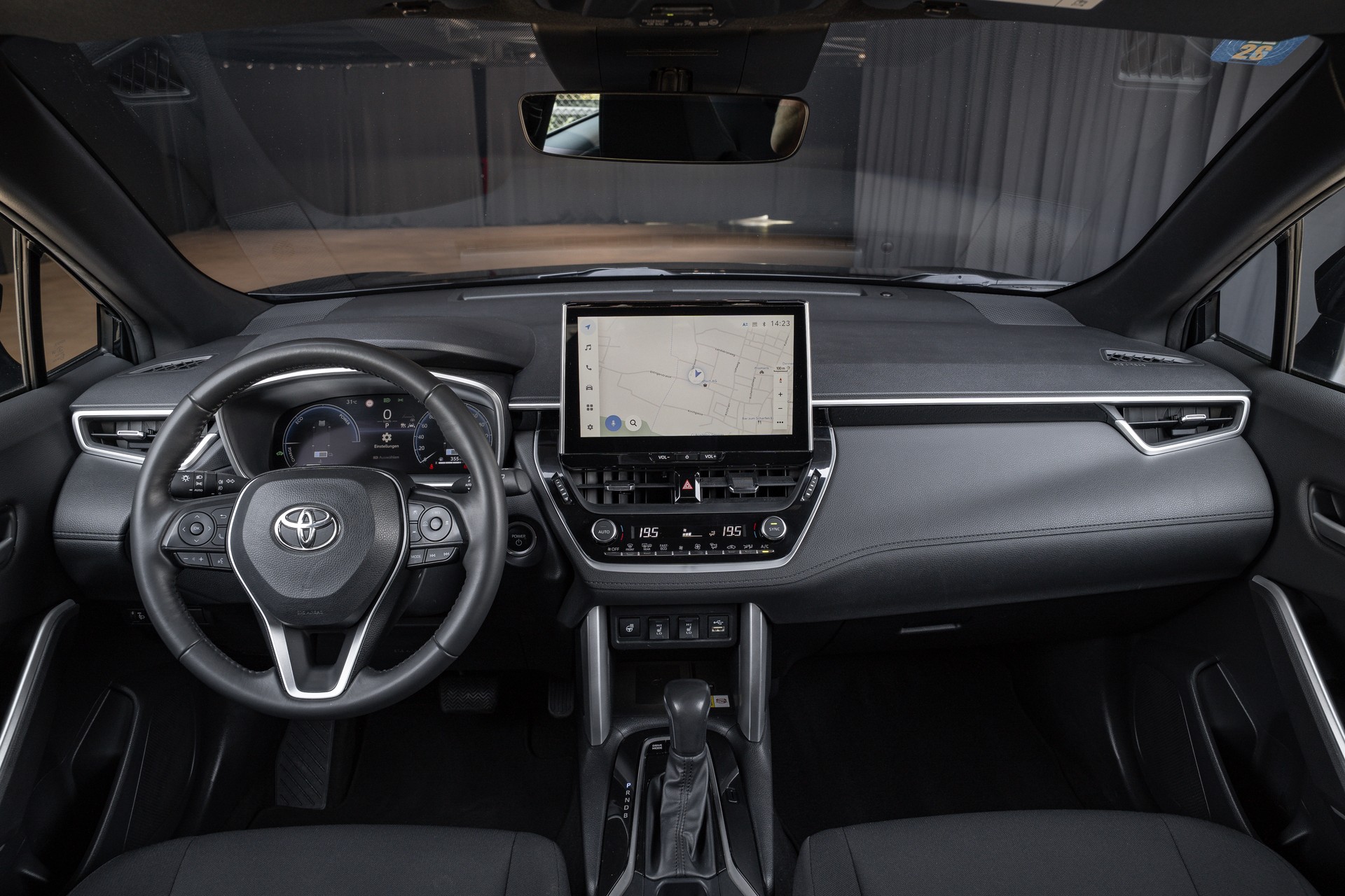 TOYOTA Corolla Cross 2.0 4WD e-CVT-image-14