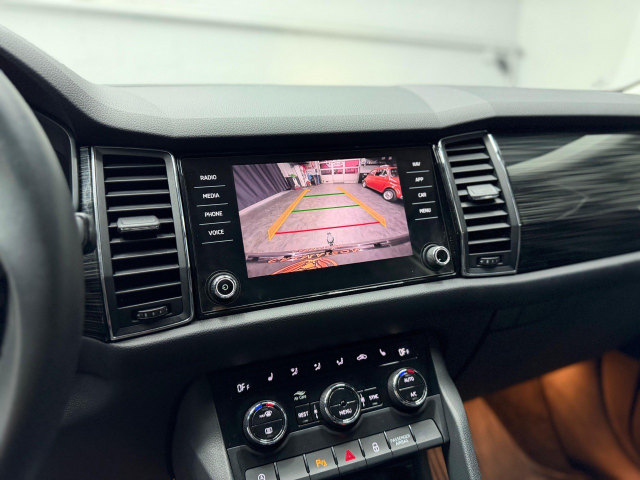 SKODA Kodiaq 1.5 TSI ACT Ambition | AHK 1.8T | Rückfahrkamera-image-13