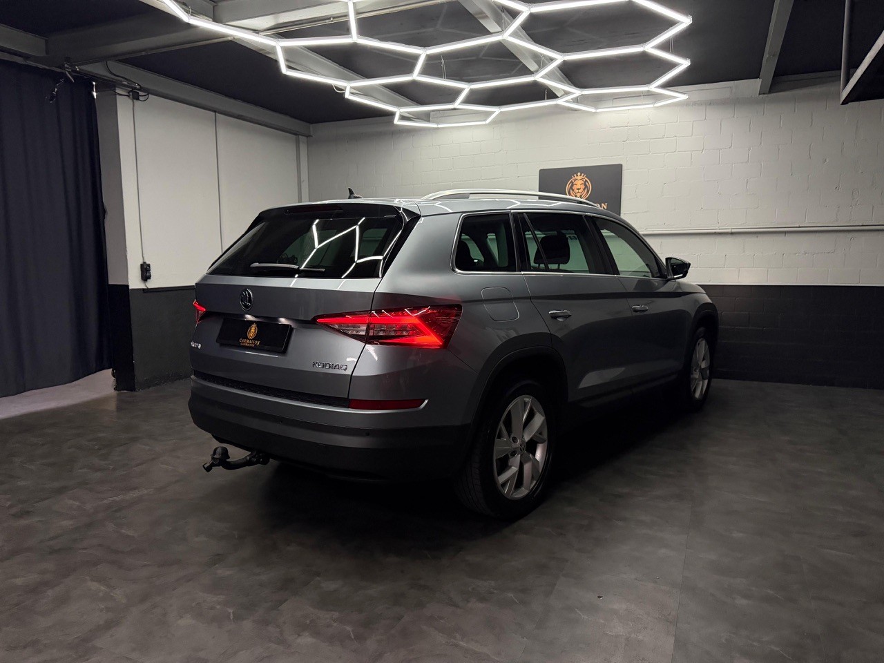 SKODA Kodiaq 1.5 TSI ACT Ambition | AHK 1.8T | Rückfahrkamera-image-8