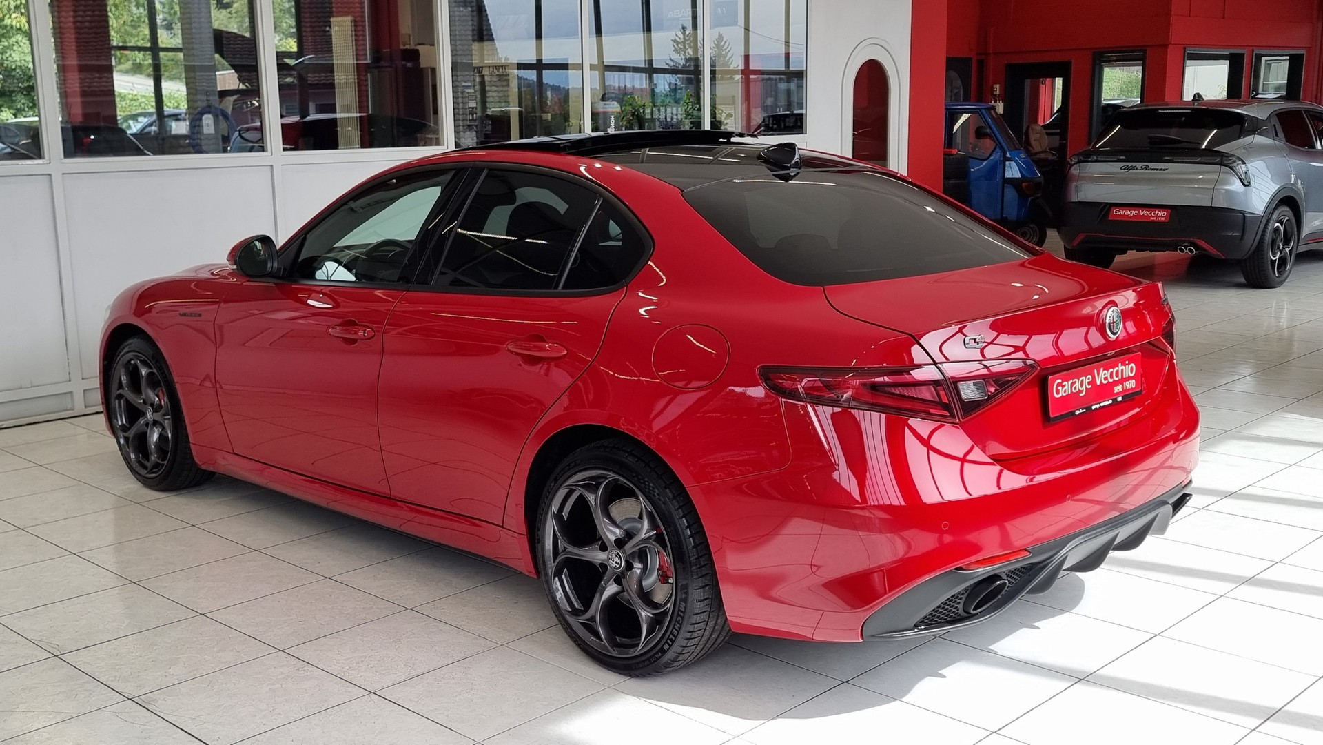 ALFA ROMEO Giulia 2.0 Q4 Veloce-showroom-element-3