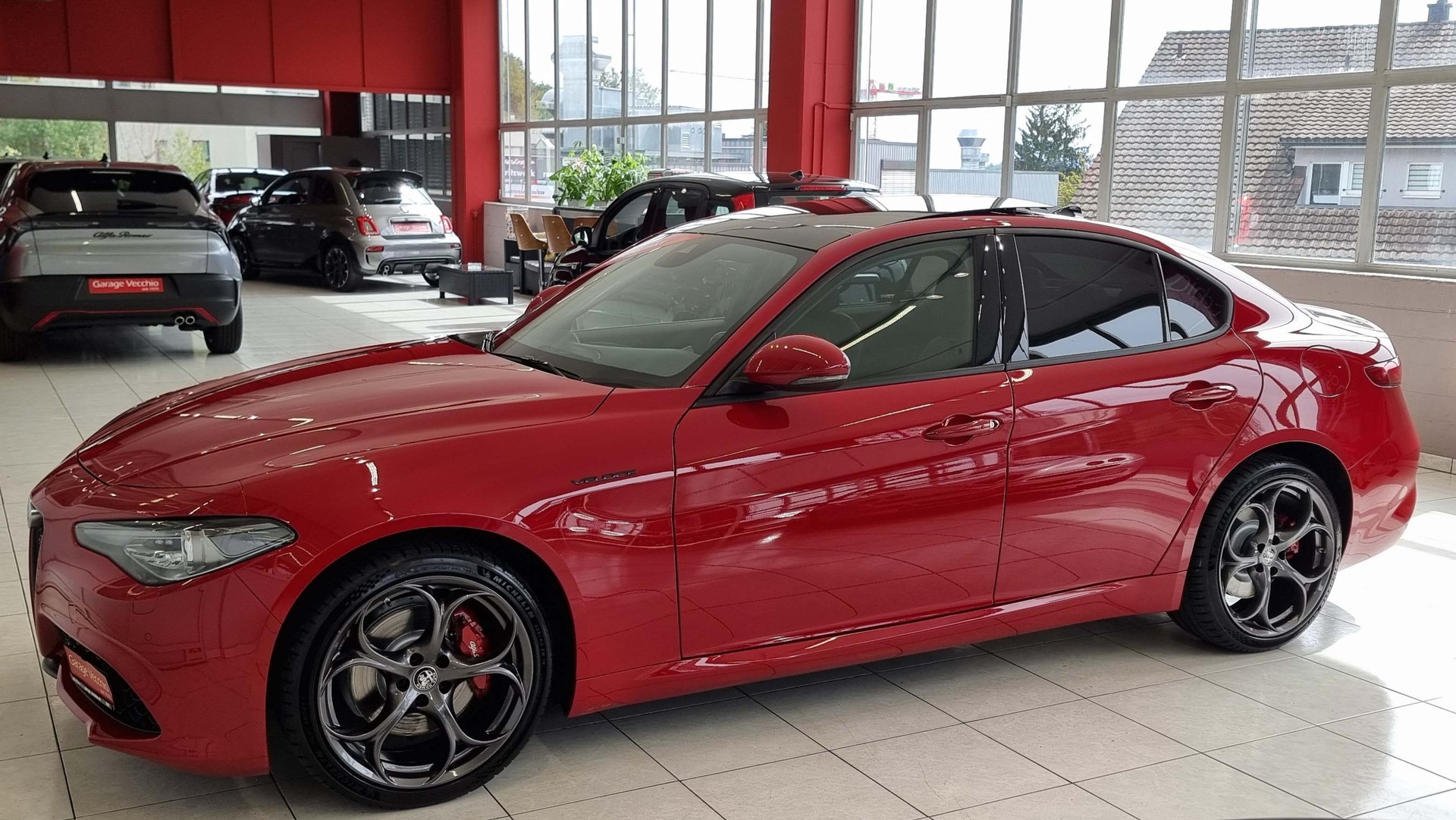ALFA ROMEO Giulia 2.0 Q4 Veloce-showroom-element-1