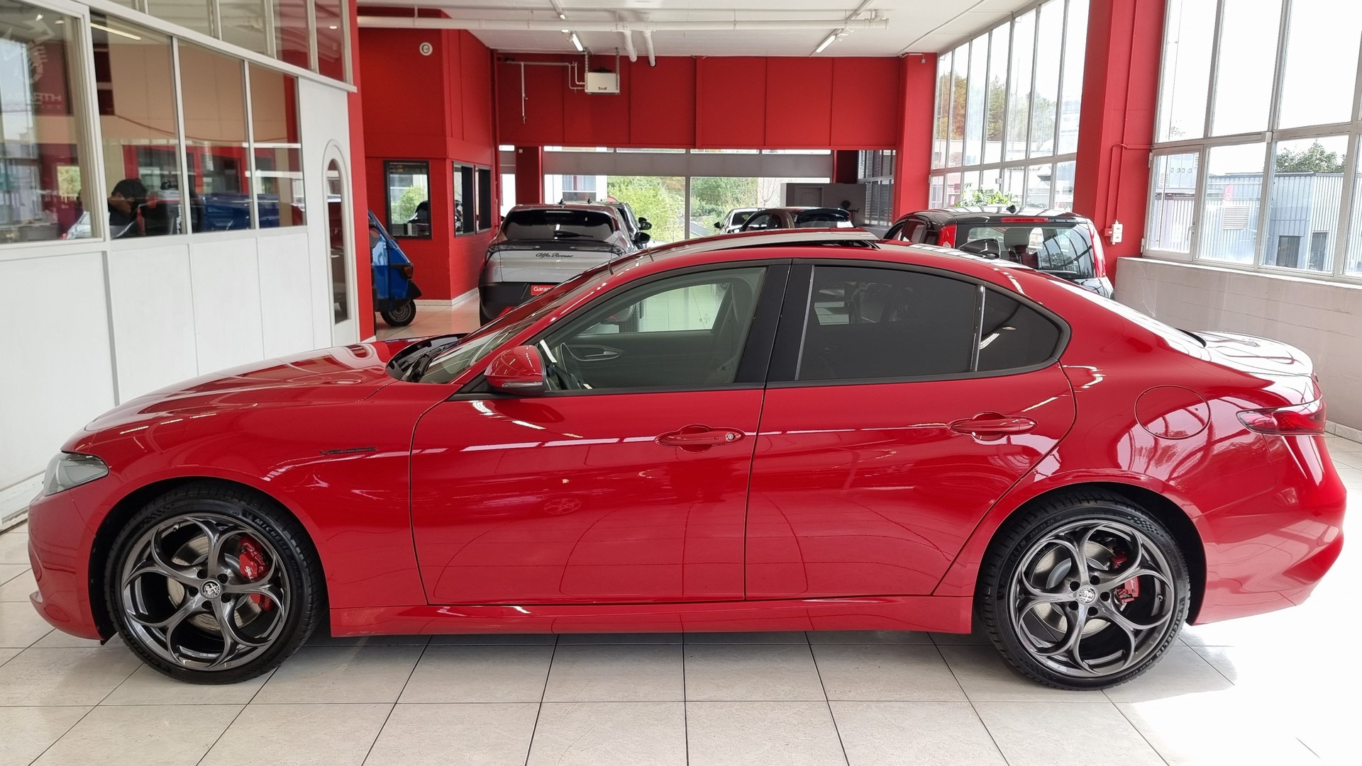 ALFA ROMEO Giulia 2.0 Q4 Veloce-showroom-element-2