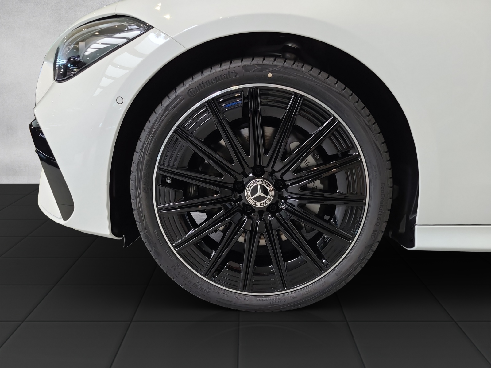 MERCEDES-BENZ CLE 300 AMG Line 4M Cabriolet Cabriolet-showroom-element-1