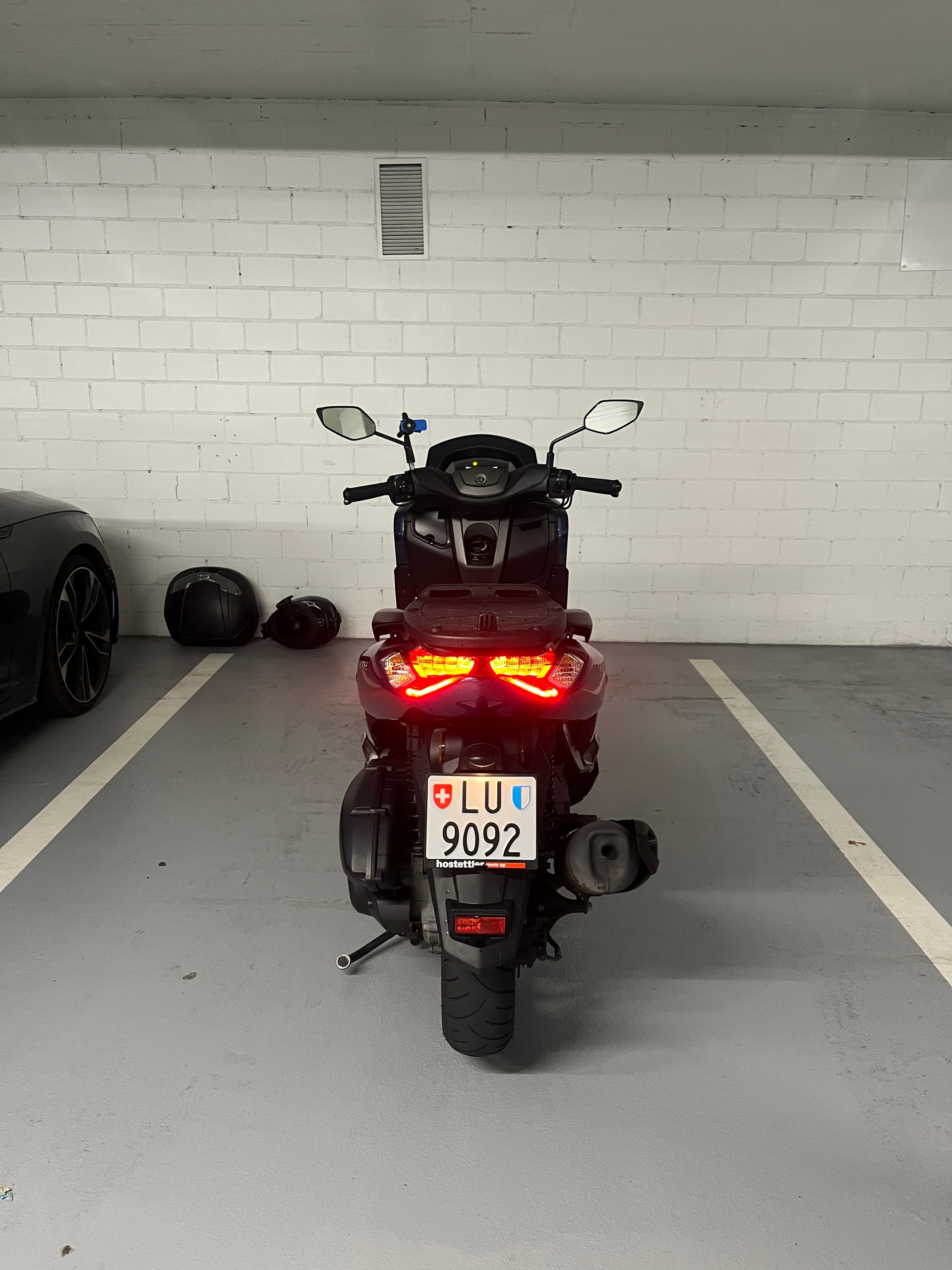 YAMAHA N-Max GPD 125-image-1
