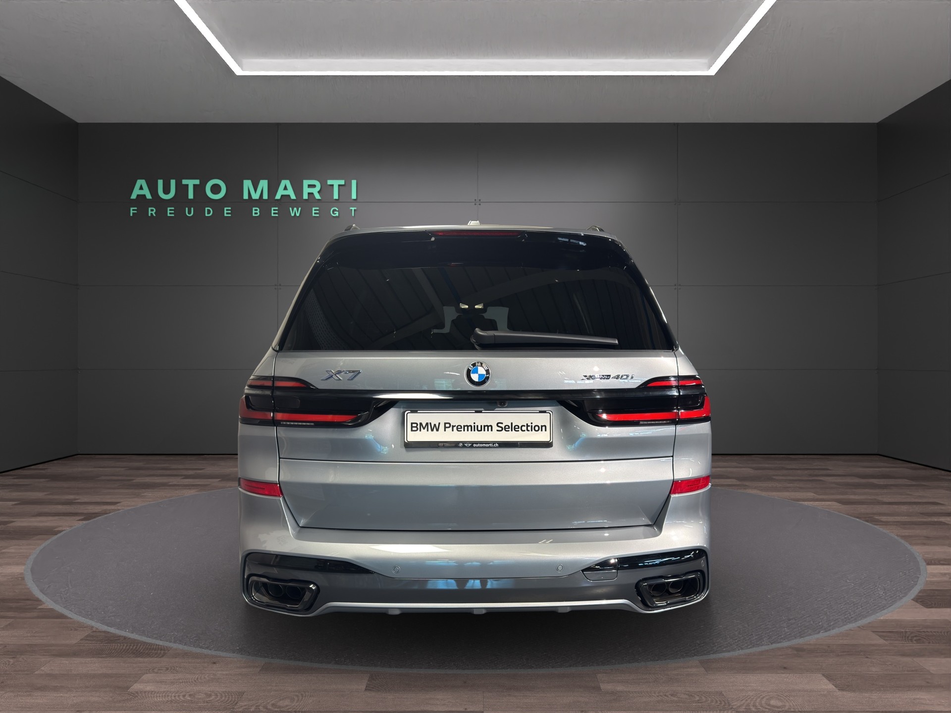 BMW X7 40i xDrive M Sport-showroom-element-2