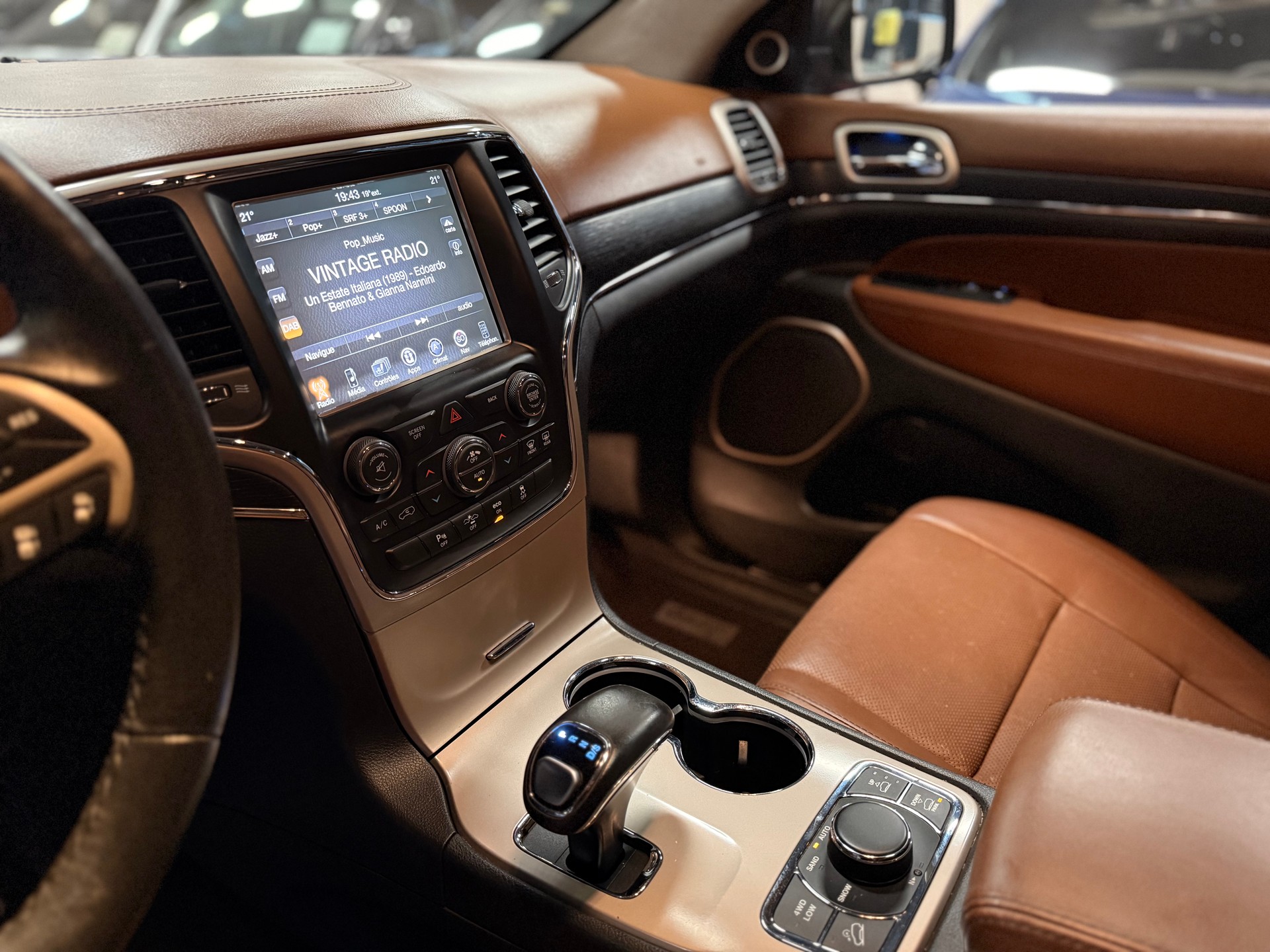 JEEP Grand Cherokee 3.0 CRD Summit / ** Frisch ab MFK & Service - Vollausstattung **-image-13