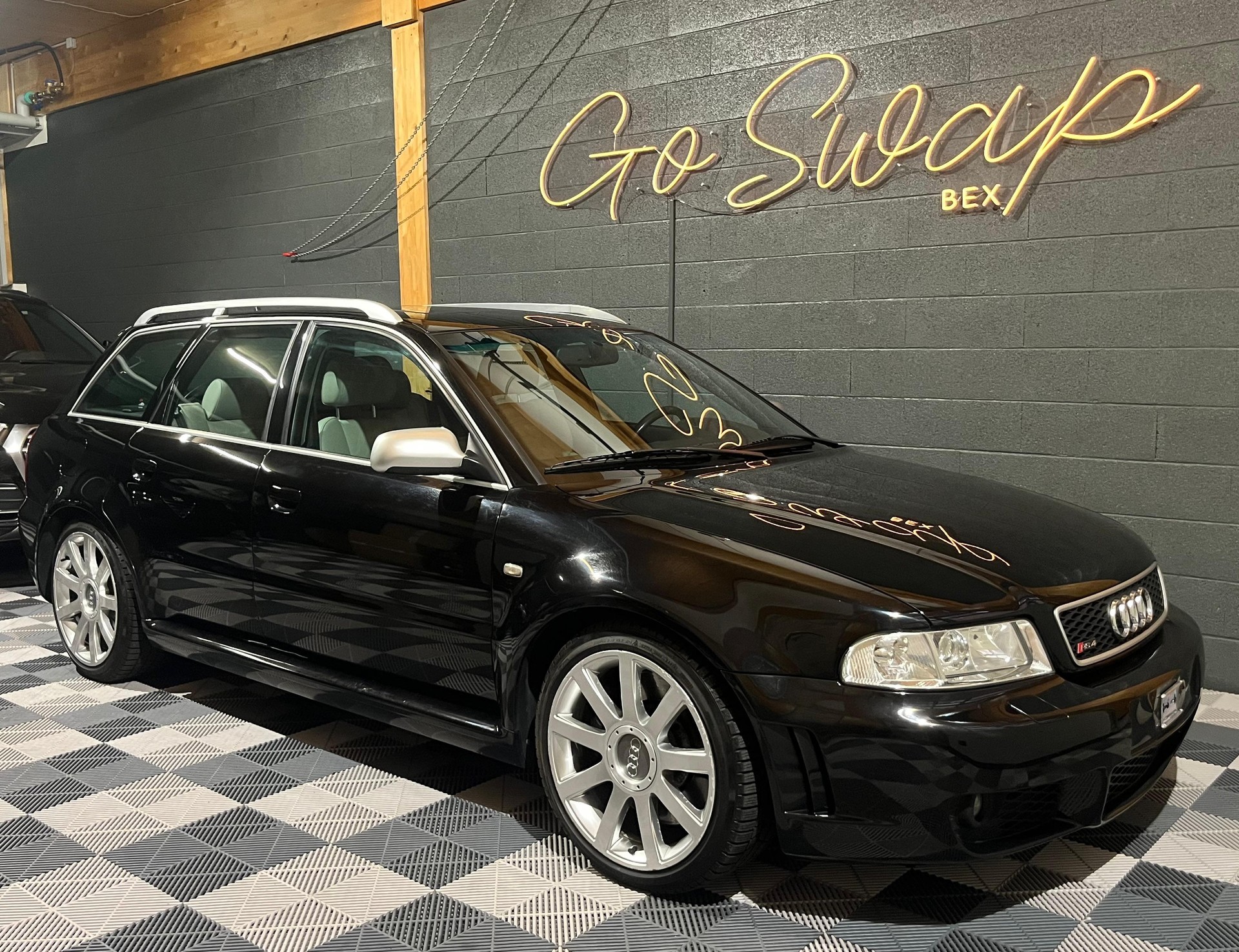 AUDI RS4 Avant quattro