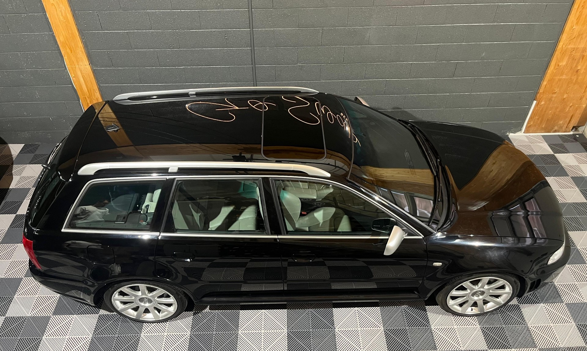 AUDI RS4 Avant quattro-showroom-element-1