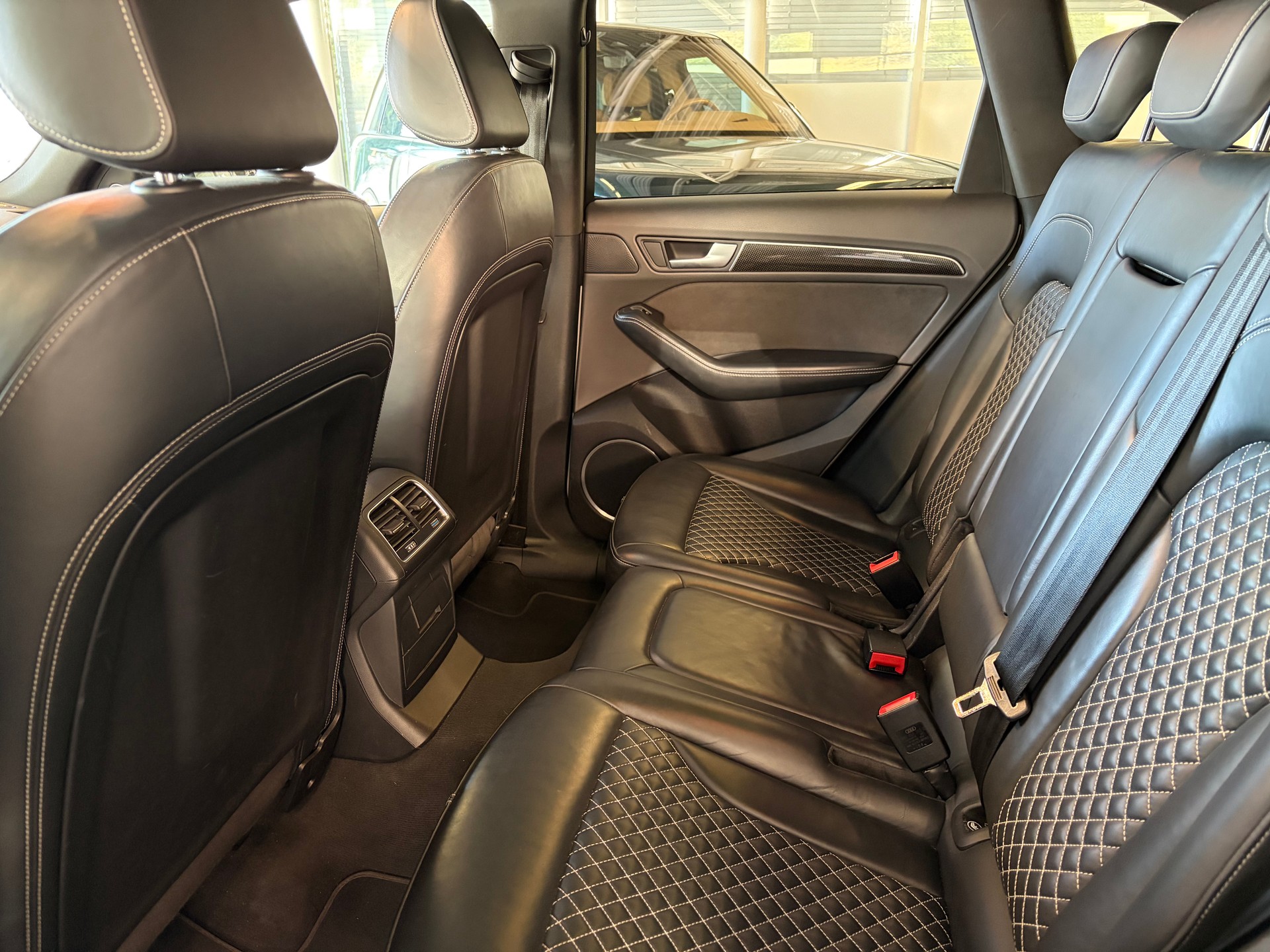 AUDI SQ5 3.0 TDI plus quattro | CH | Panorama | Black Paket | Rautensteppung Leder | DAB | B&O Sound | Kamera |-image-22
