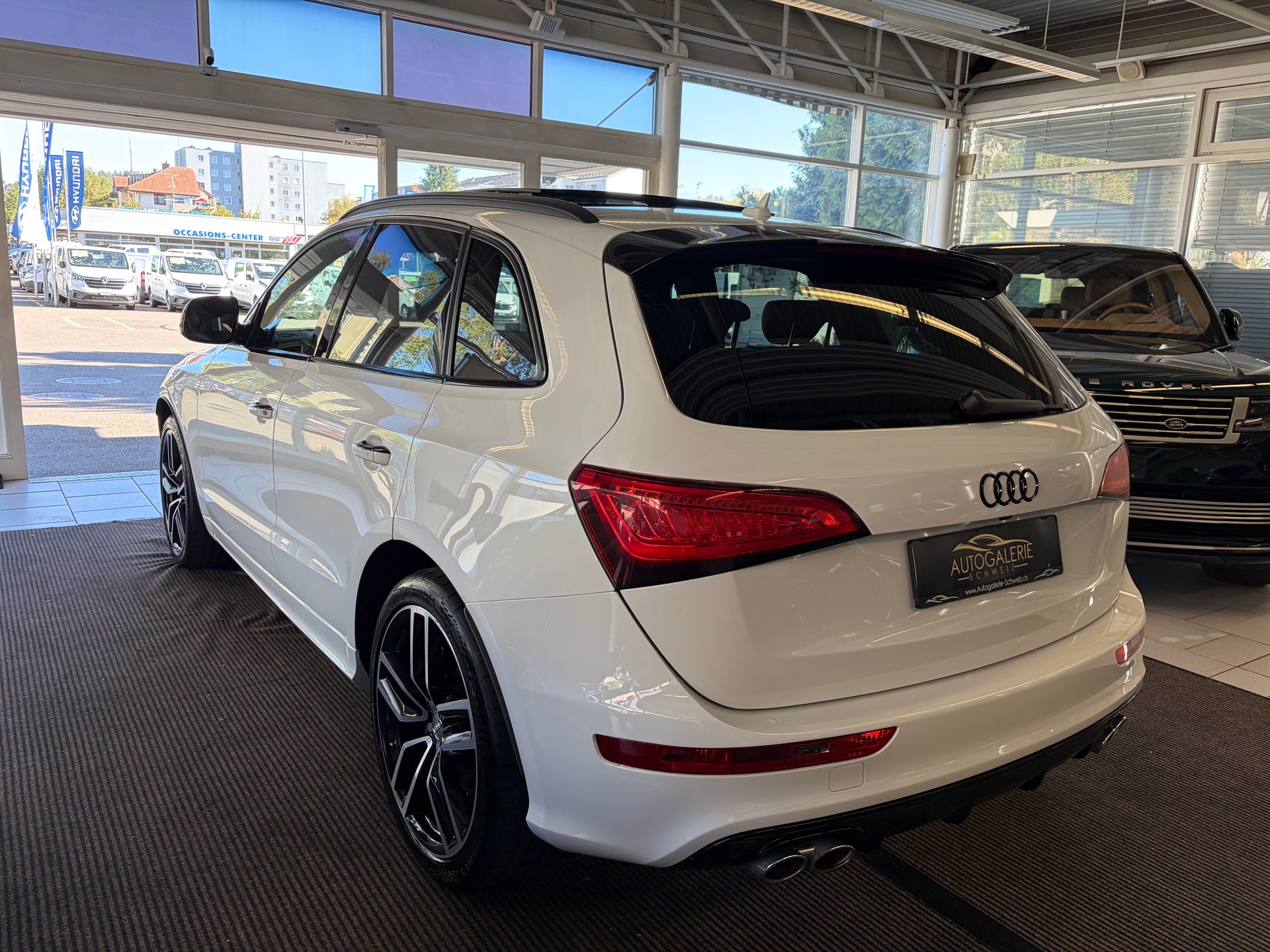 AUDI SQ5 3.0 TDI plus quattro | CH | Panorama | Black Paket | Rautensteppung Leder | DAB | B&O Sound | Kamera |-image-11