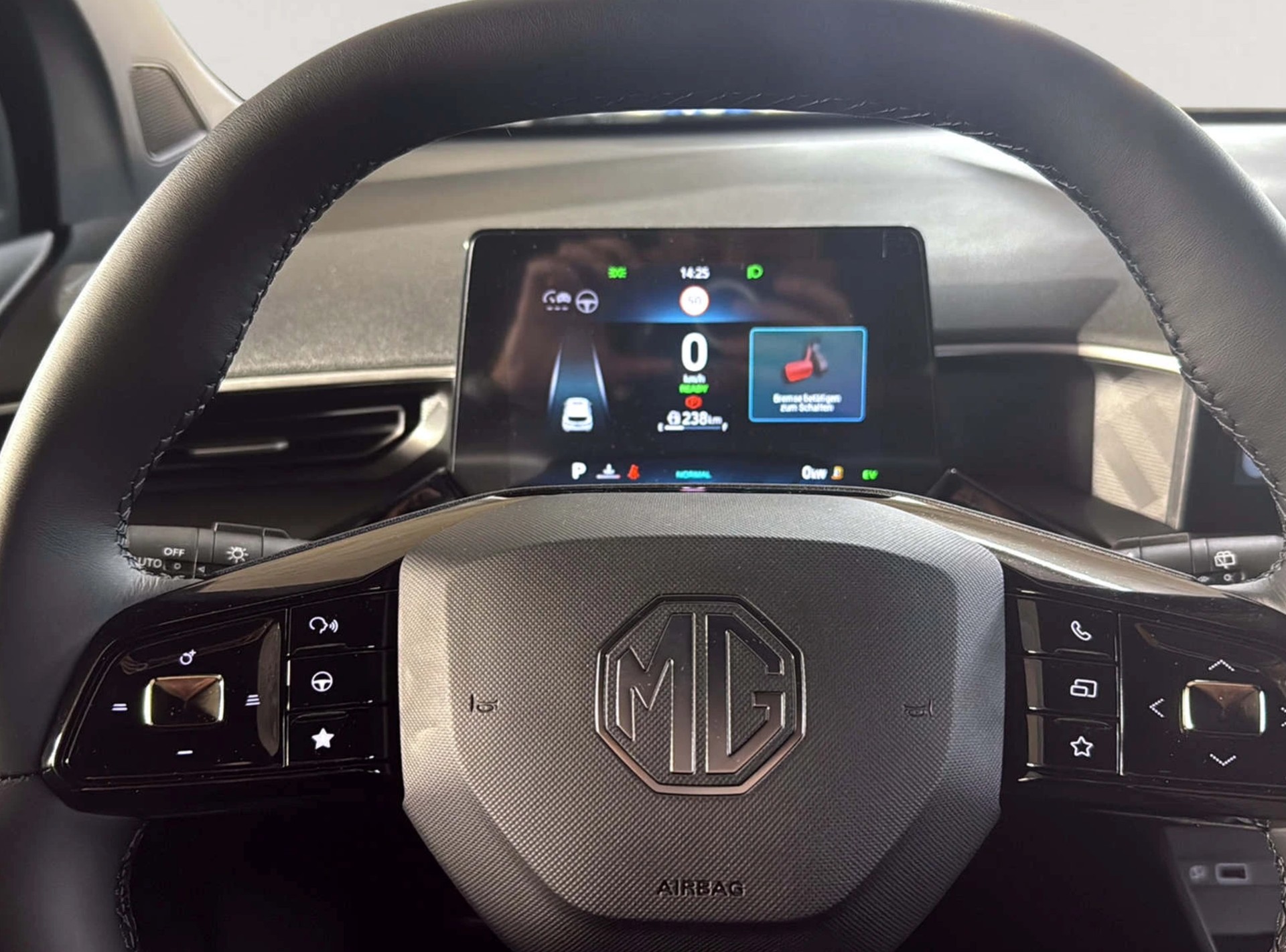 MG 3 1.5 Hybrid Luxury Aut.-image-7
