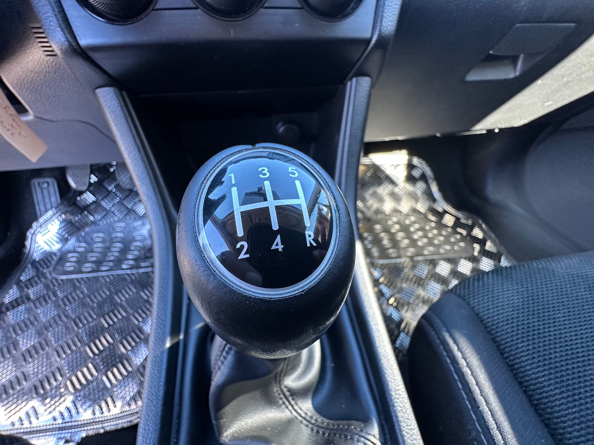 SUBARU XV 1.6 Swiss Two-image-19