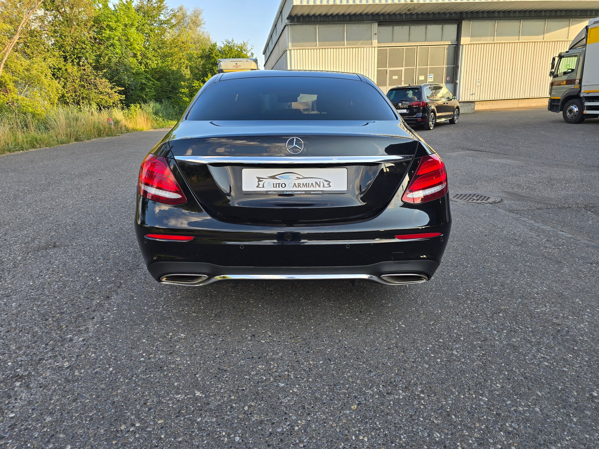 MERCEDES-BENZ E 200 AMG Line 9G-Tronic-showroom-element-3