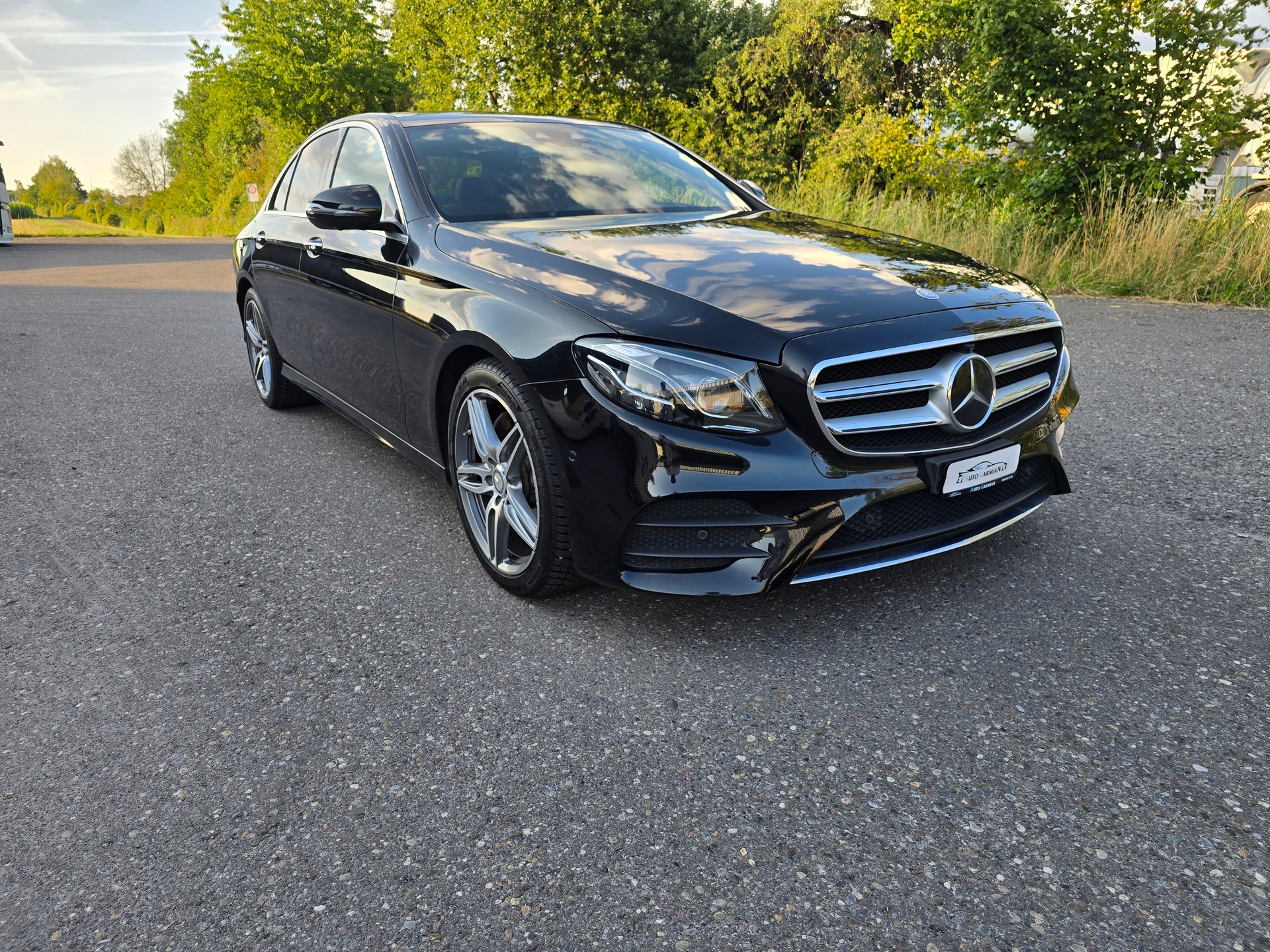 MERCEDES-BENZ E 200 AMG Line 9G-Tronic-showroom-element-1