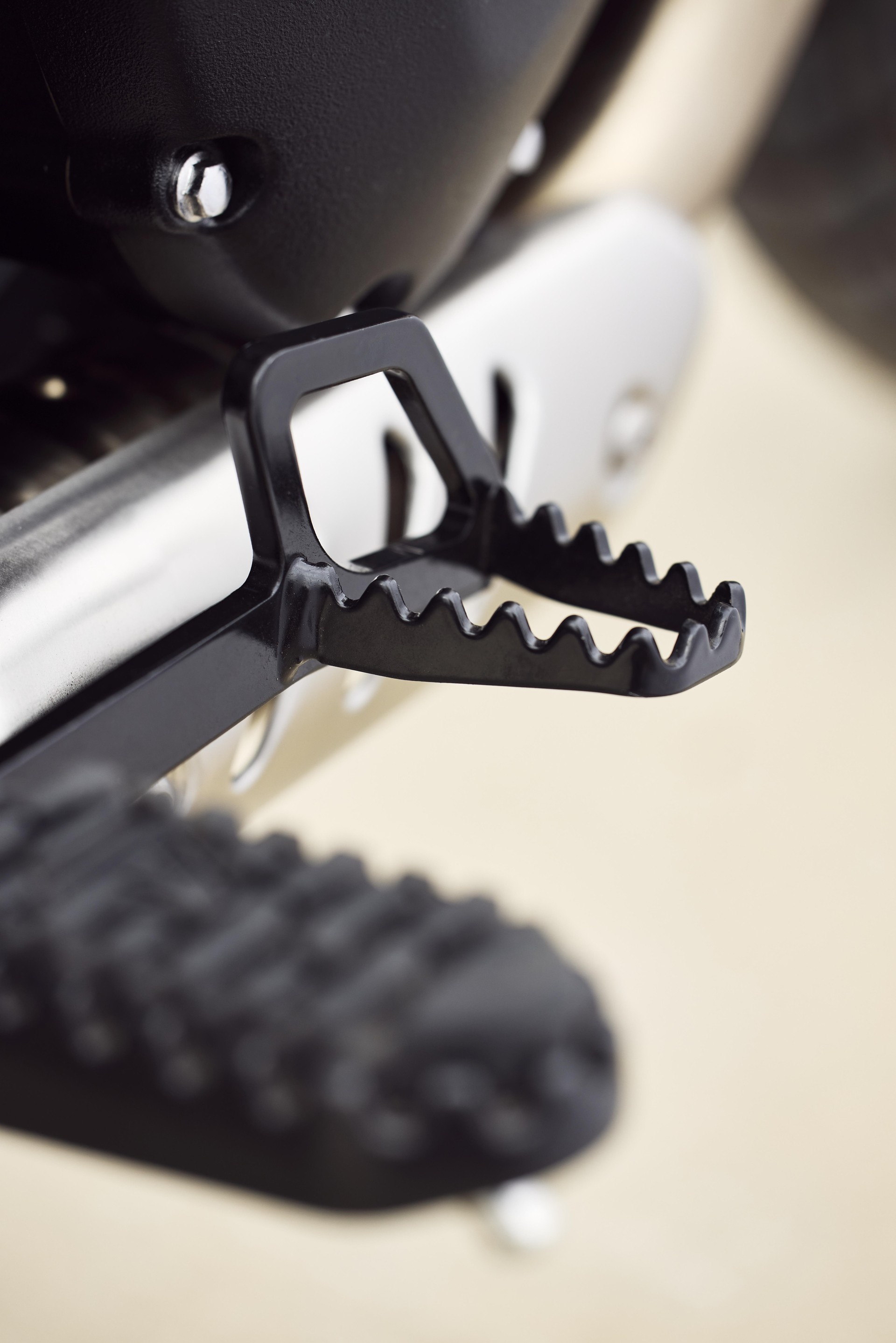 TRIUMPH Scrambler 400 X-image-7