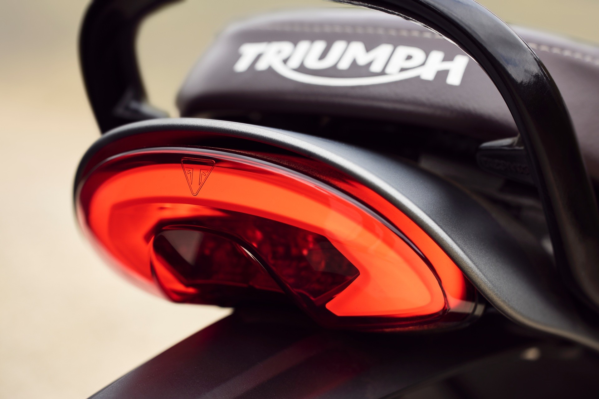 TRIUMPH Scrambler 400 X-image-3