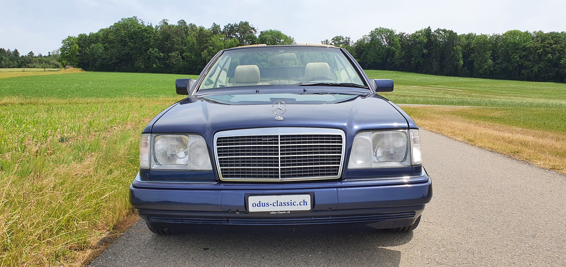 MERCEDES-BENZ E 220 Cabrio-image-5
