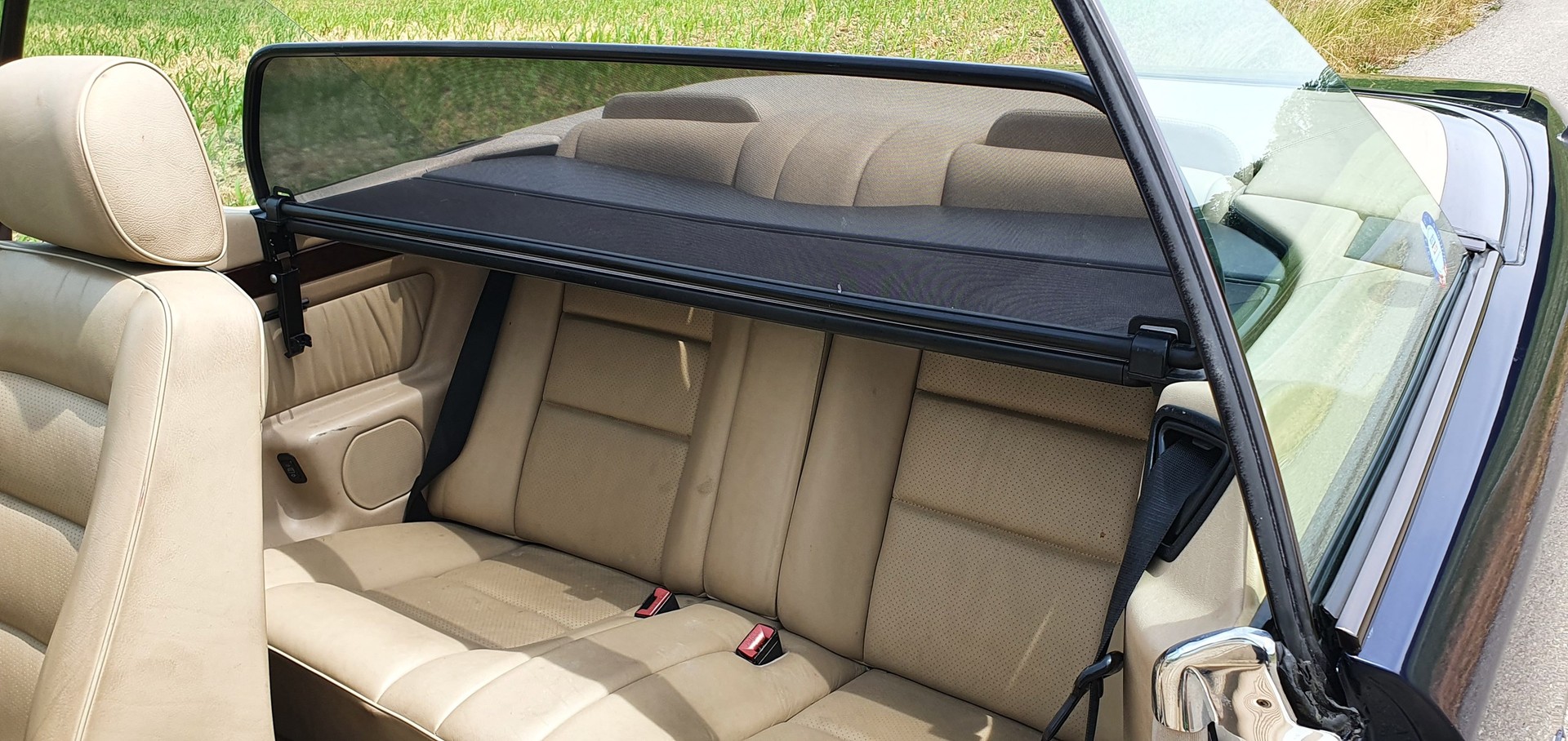 MERCEDES-BENZ E 220 Cabrio-image-9