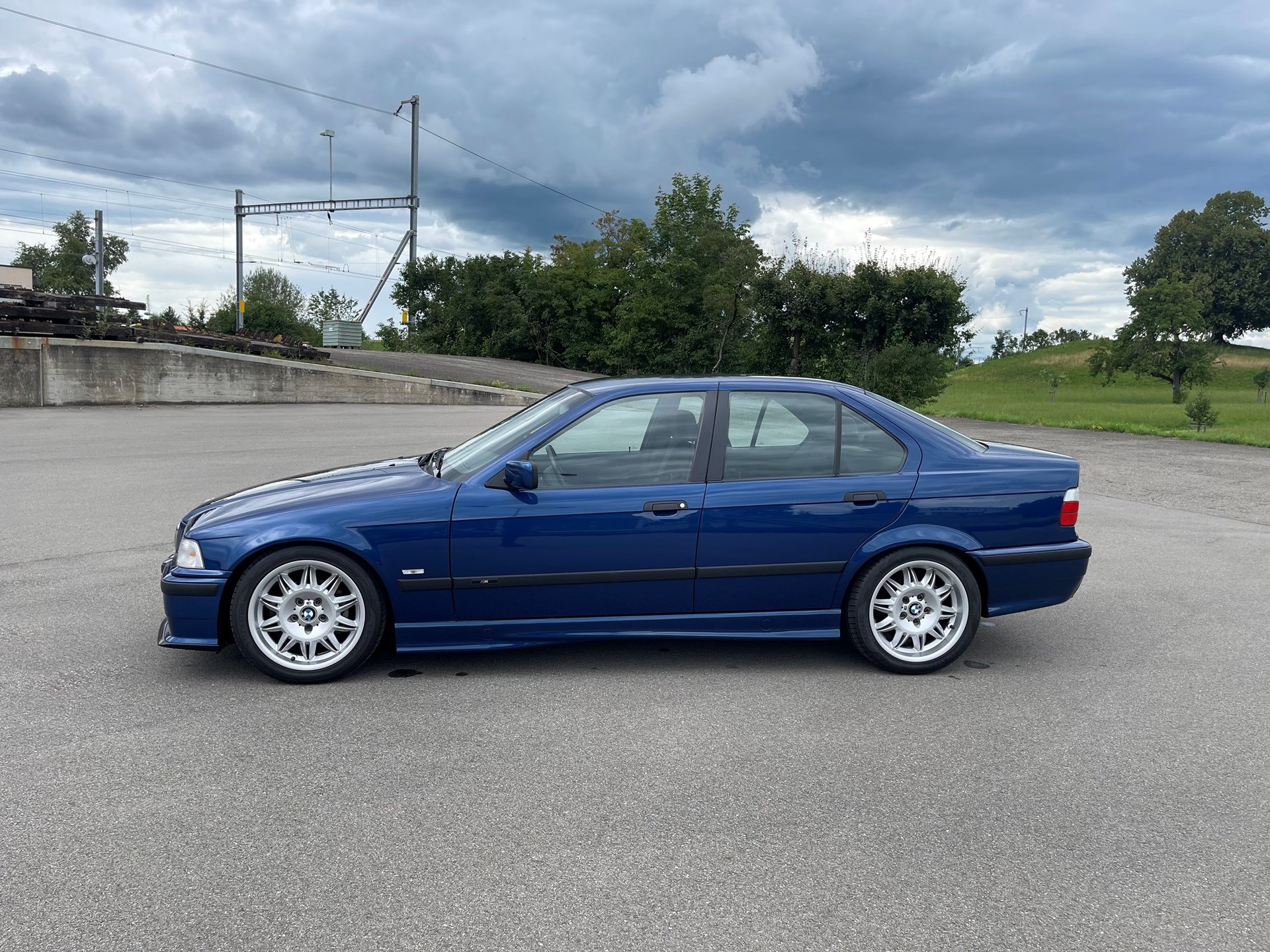 BMW 328i M-Paket-image-1