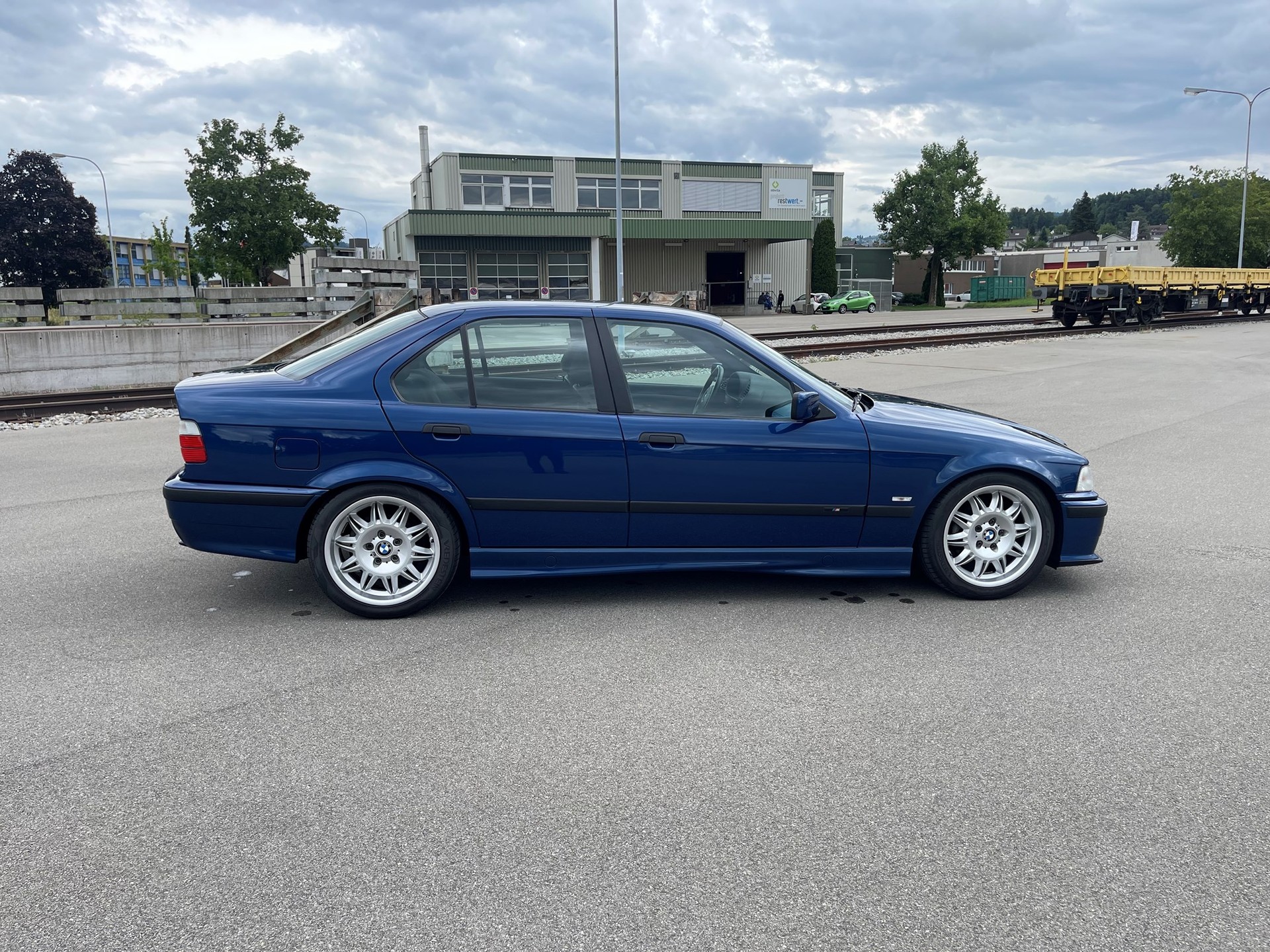 BMW 328i M-Paket-image-5