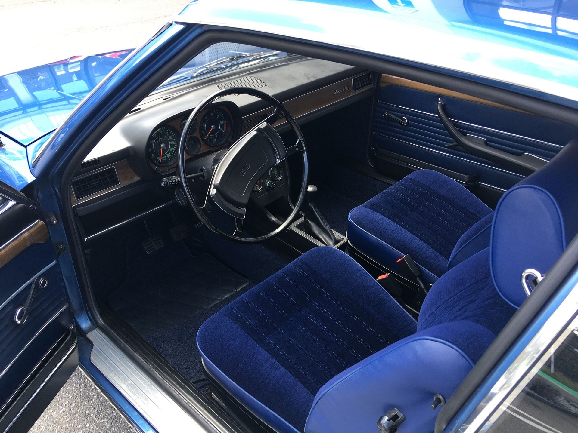 AUDI 100 Coupé S-image-15