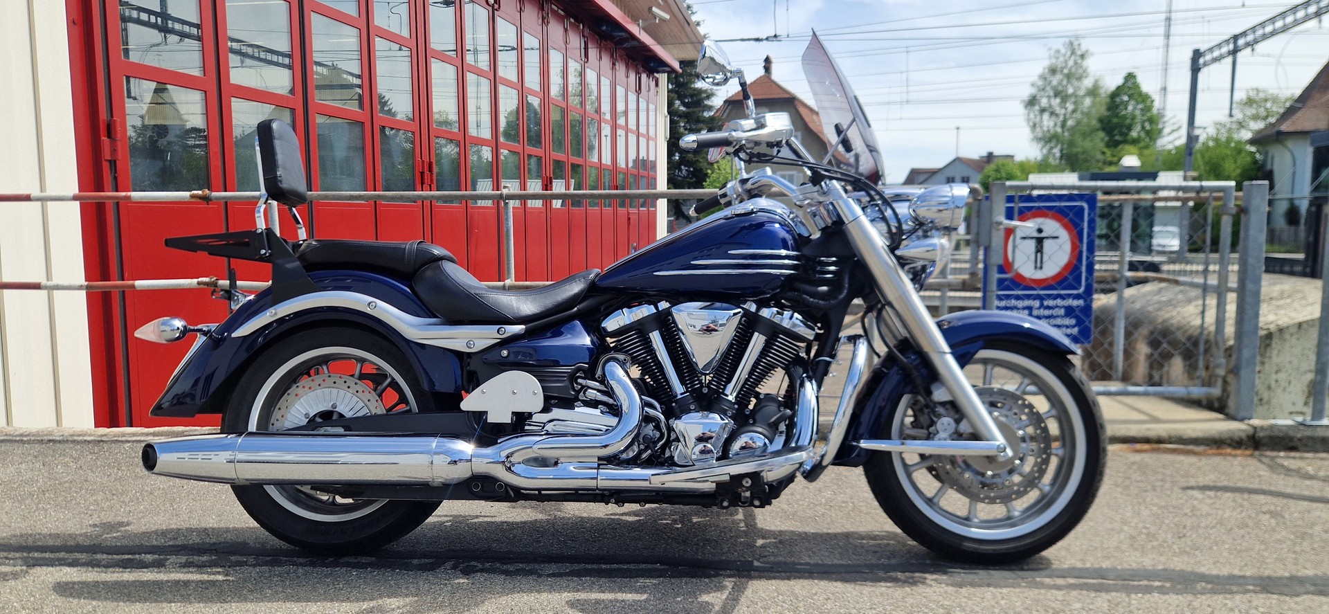 YAMAHA XV 1900 Midnight Star