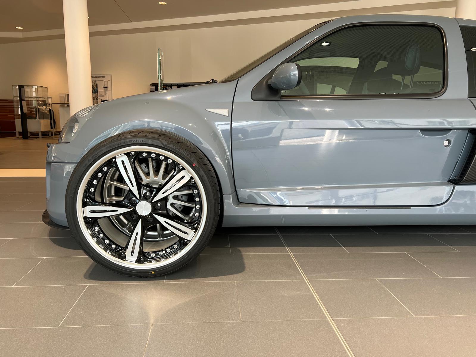 RENAULT Clio 3.0 Sport V6-image-7