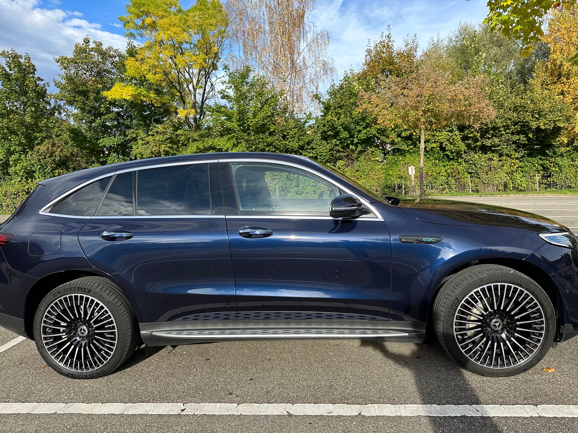 MERCEDES-BENZ EQC 400 AMG Line 4Matic-image-1