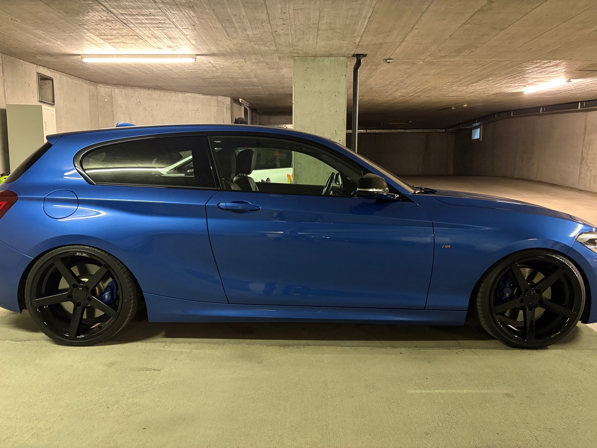 BMW M140i xDrive Steptronic-image-6