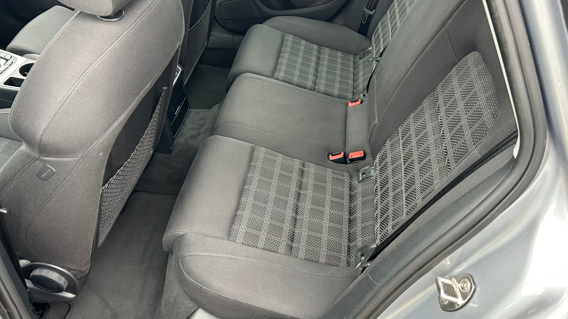 AUDI A4 Avant 2.0 TDI multitronic-image-5