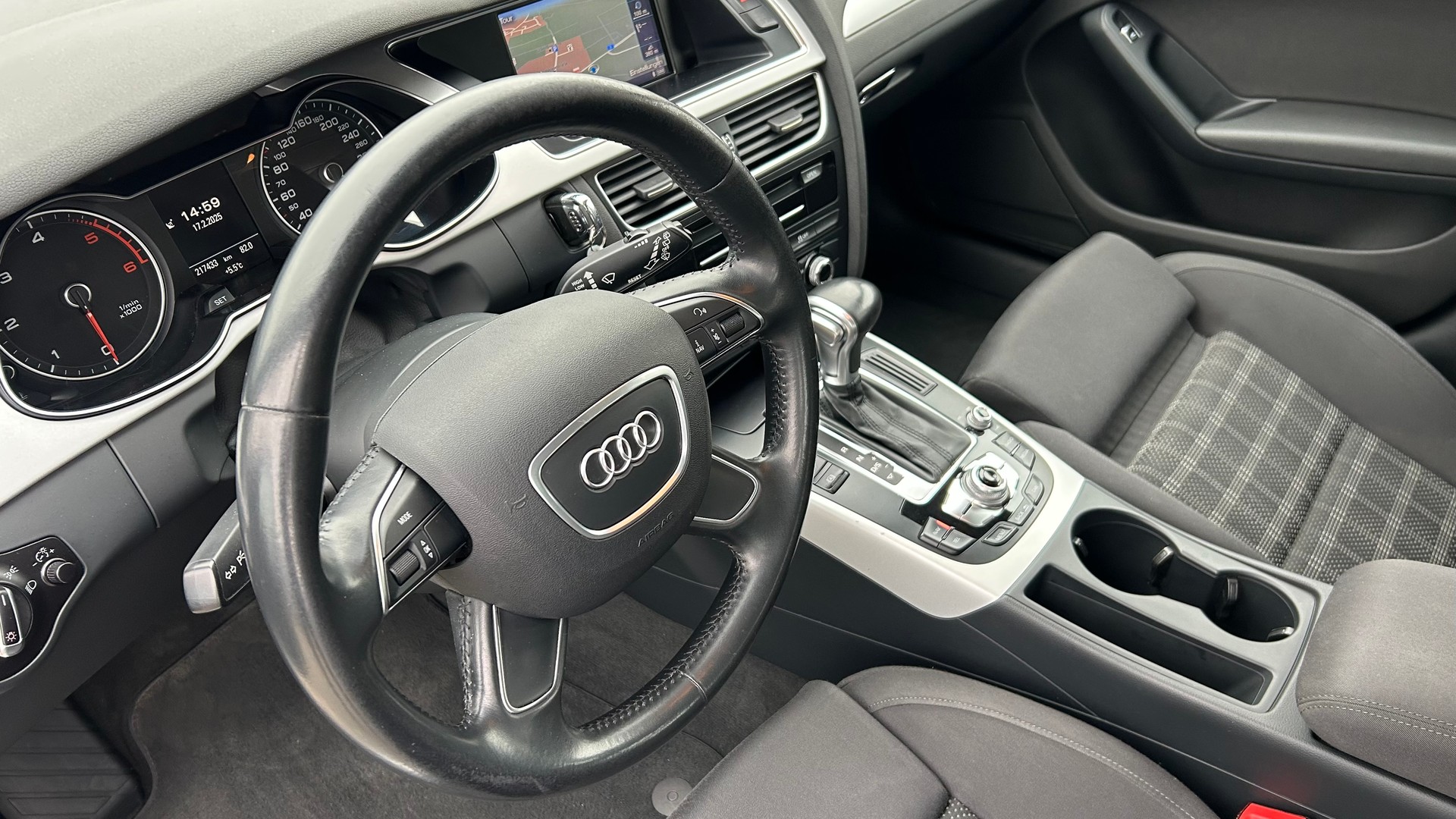 AUDI A4 Avant 2.0 TDI multitronic-image-4