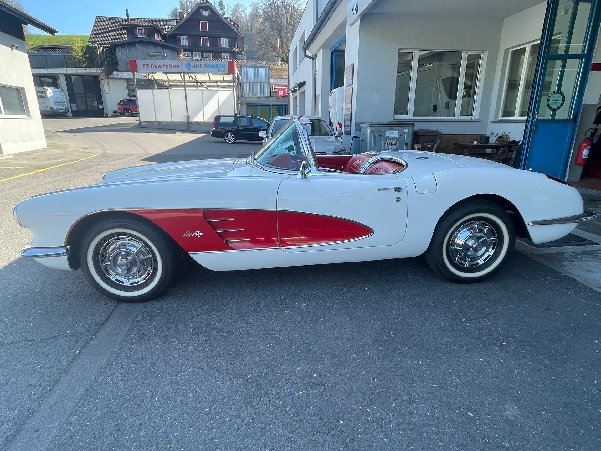 CHEVROLET CORVETTE-showroom-element-3