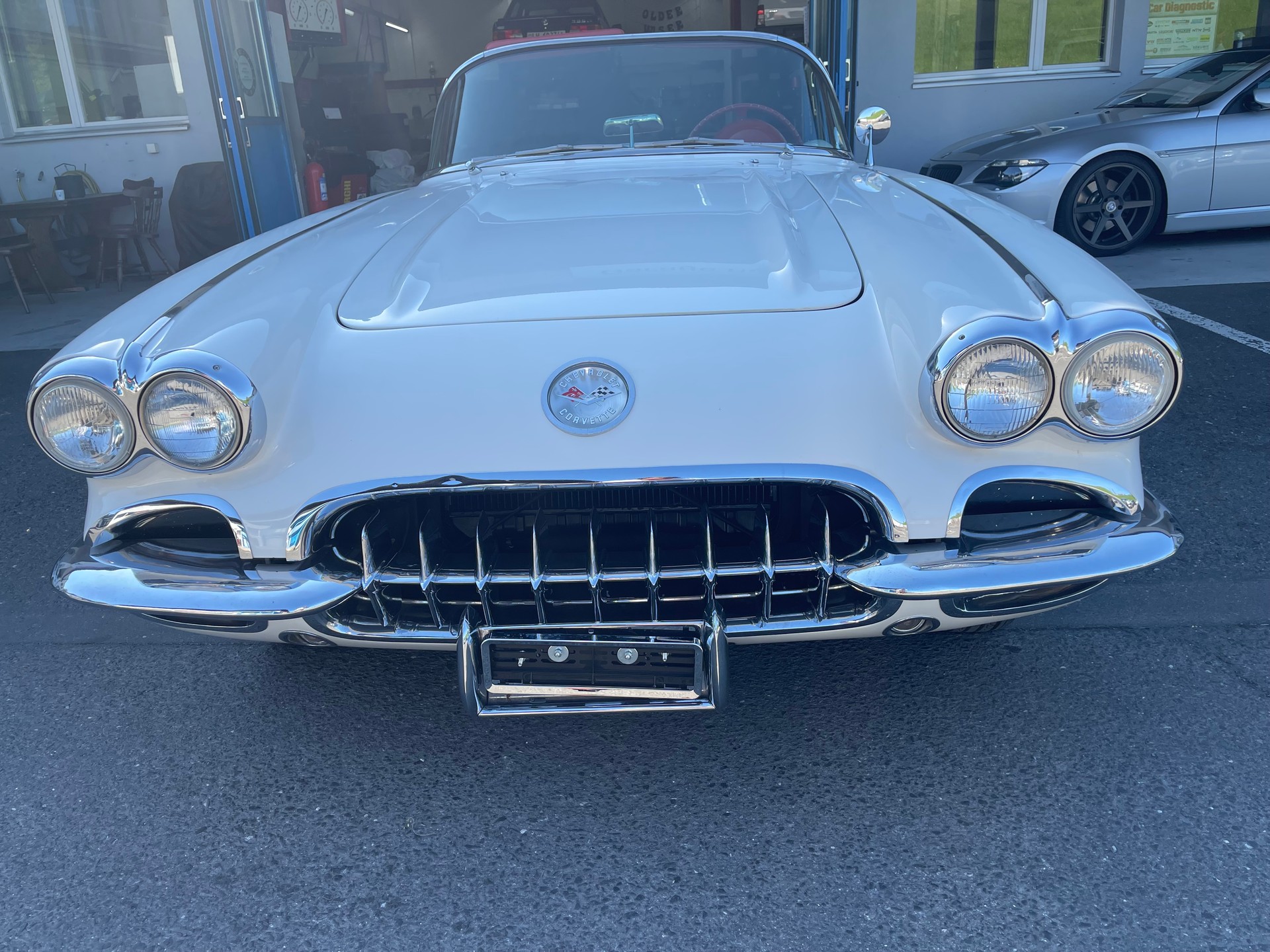 CHEVROLET CORVETTE-showroom-element-2
