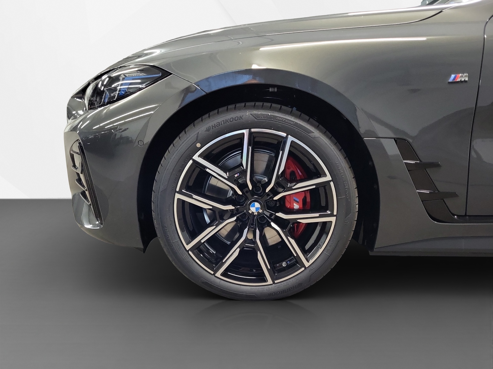 BMW i4 xDrive 40 M Sport Pro-image-17