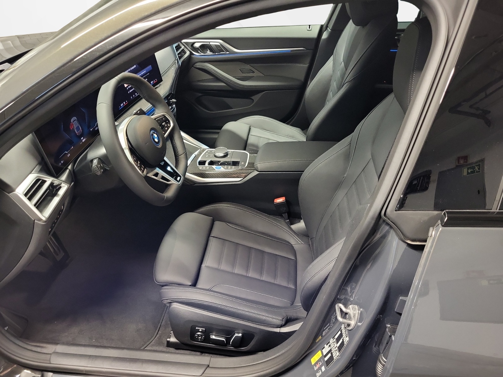 BMW i4 xDrive 40 M Sport Pro-image-8