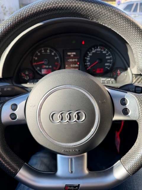 AUDI RS4 Avant 4.2 V8 quattro-image-8
