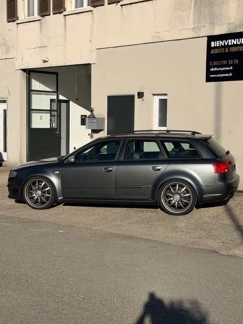 AUDI RS4 Avant 4.2 V8 quattro-image-3