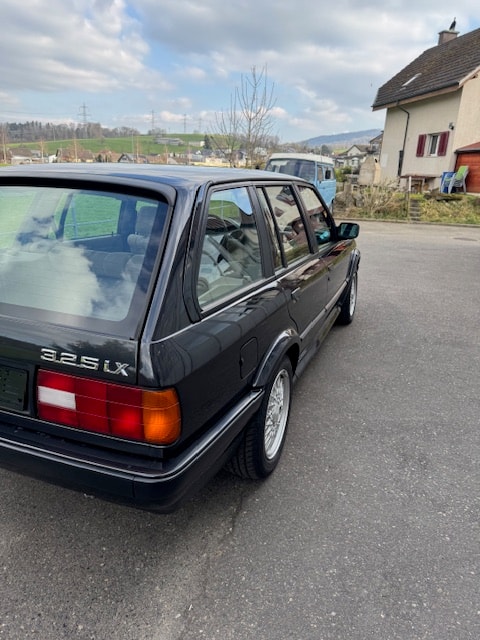 BMW 325iX Touring-image-8