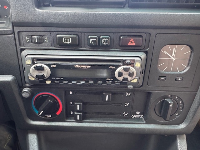 BMW 325iX Touring-image-18