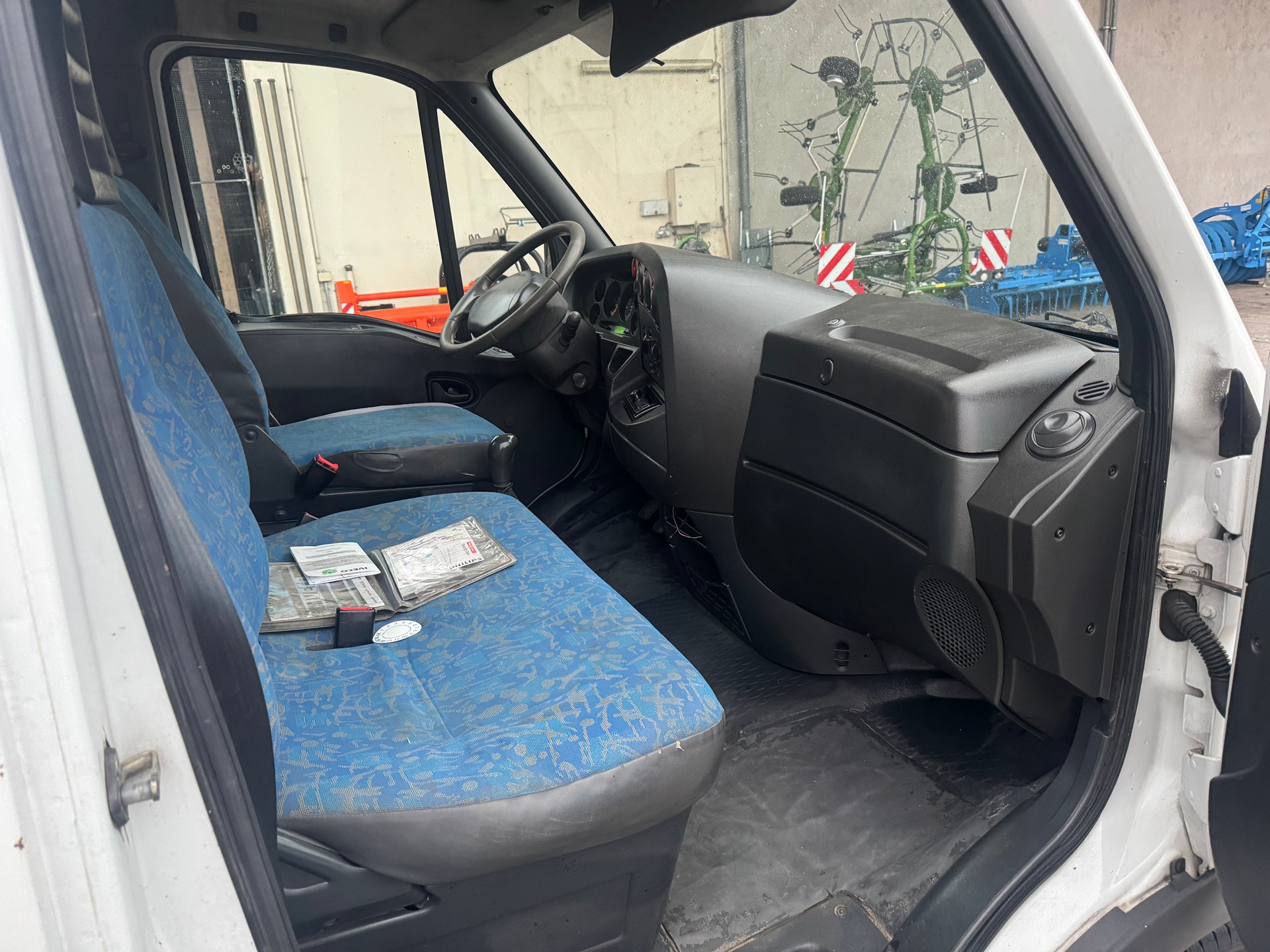 IVECO Daily City 35 C 11 A2BA14A1L1-image-6