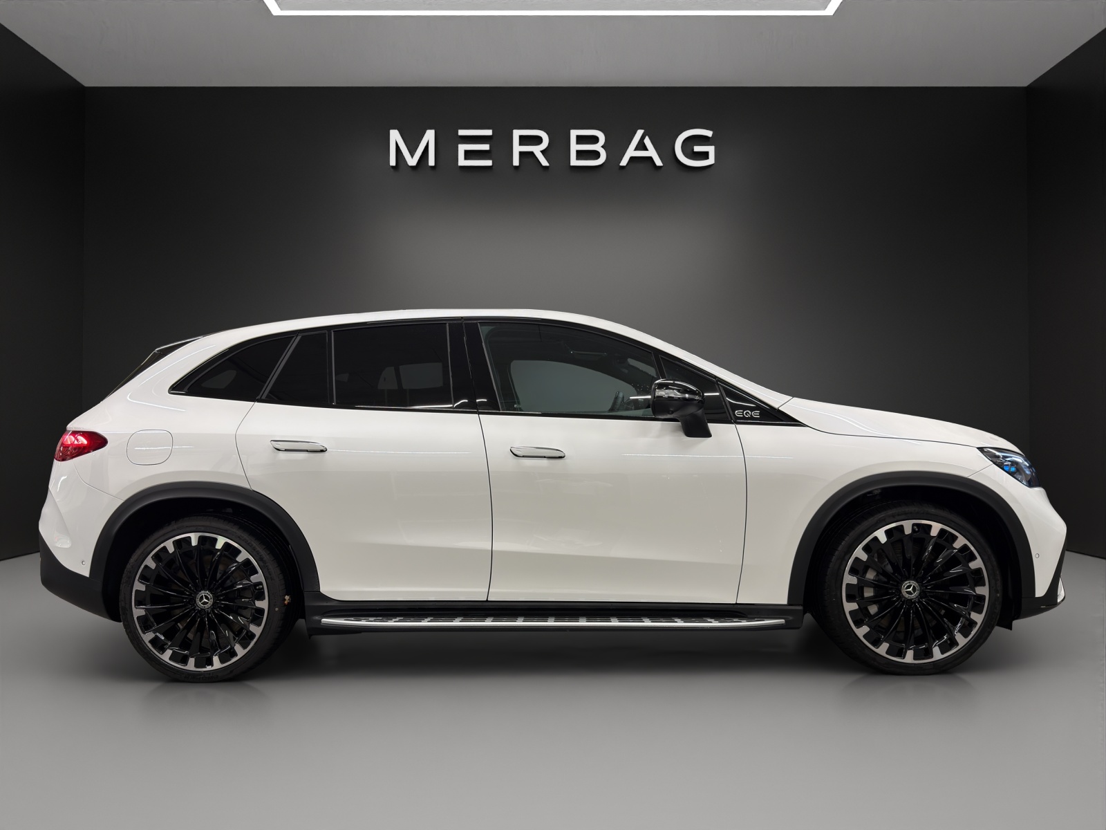 MERCEDES-BENZ EQE SUV 500 4 Matic Executive Edition-image-1