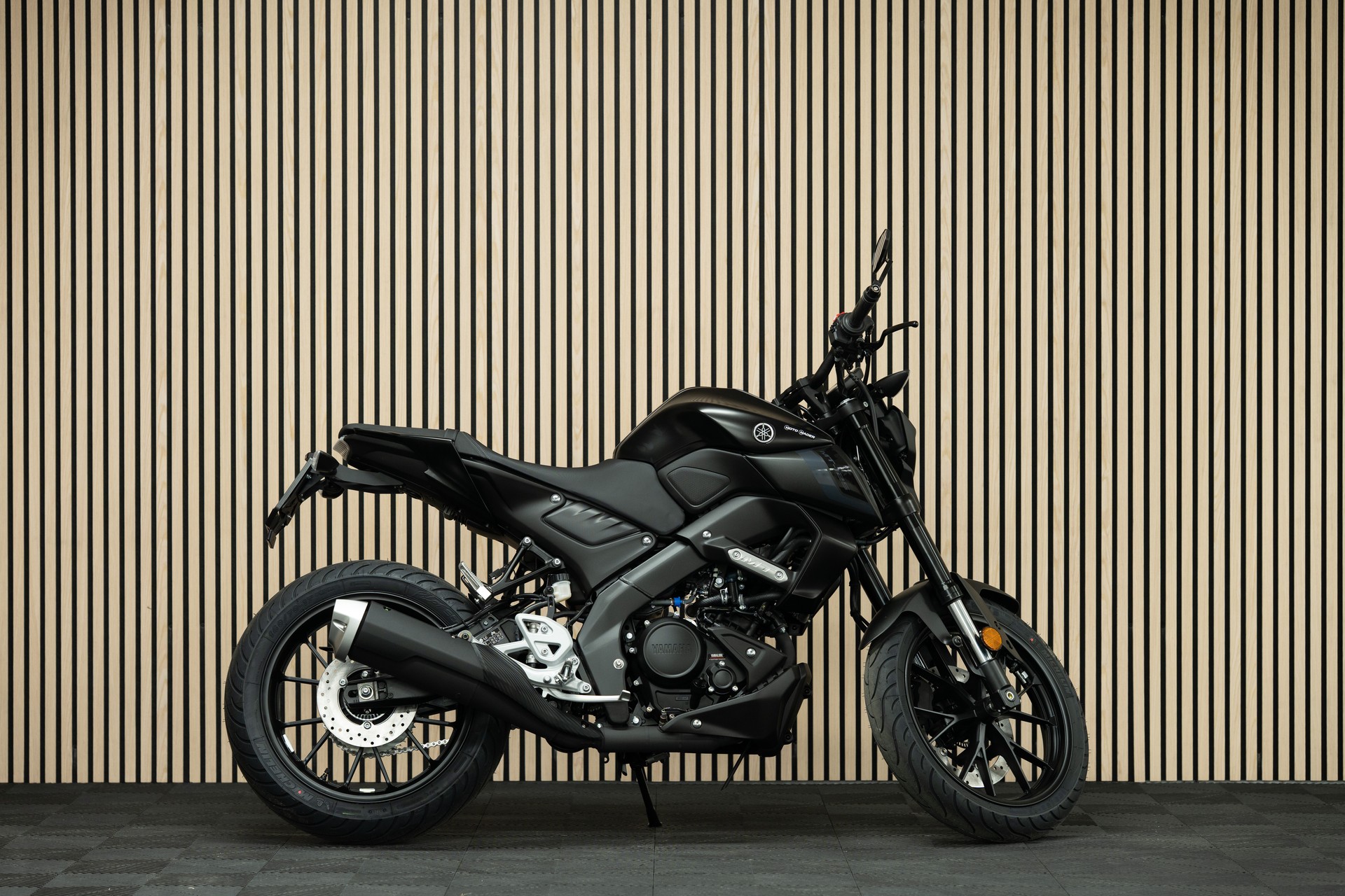 YAMAHA MT-125 mit Kurzheck und Lenkerendspiegeln