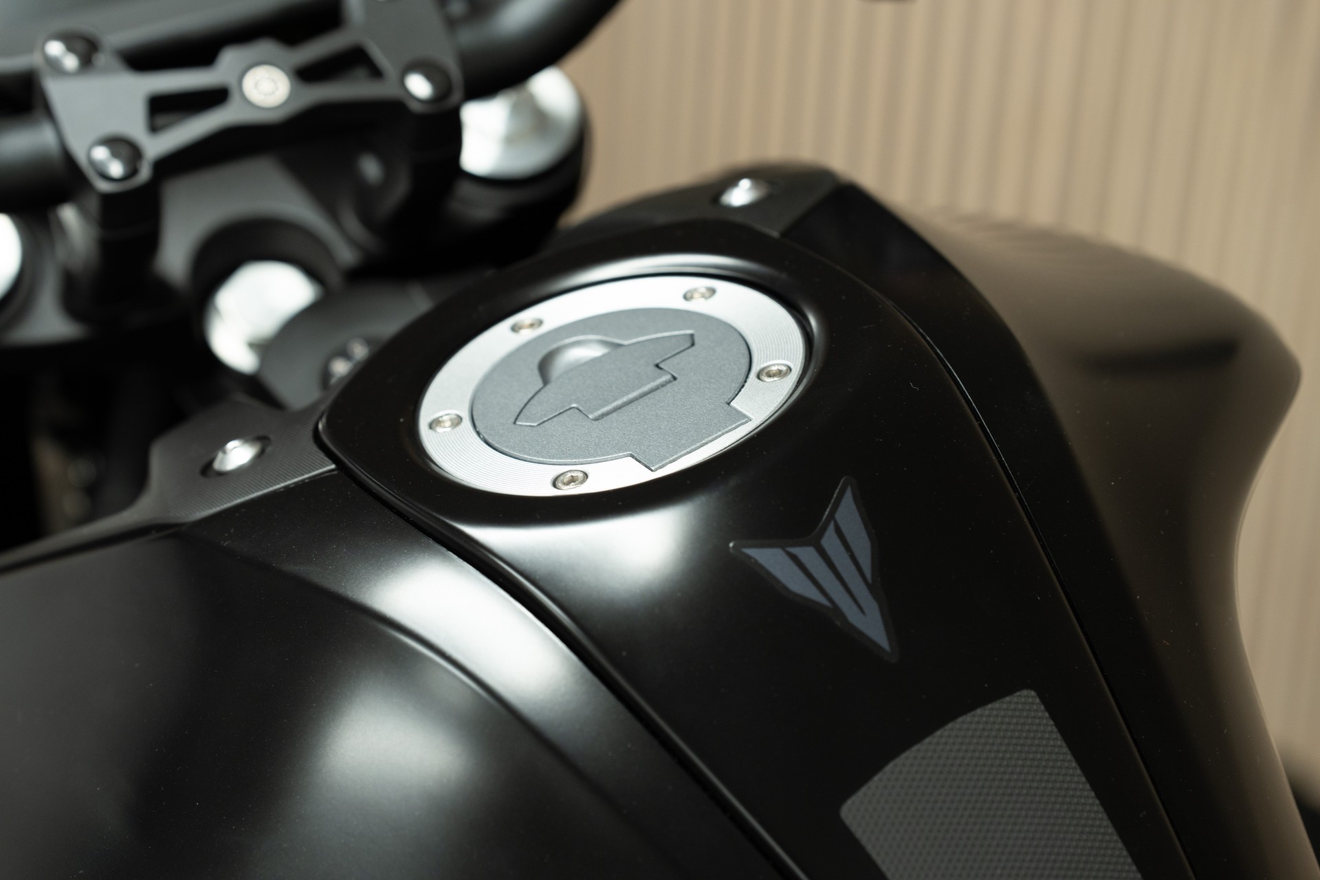 YAMAHA MT-125 mit Kurzheck und Lenkerendspiegeln-image-3