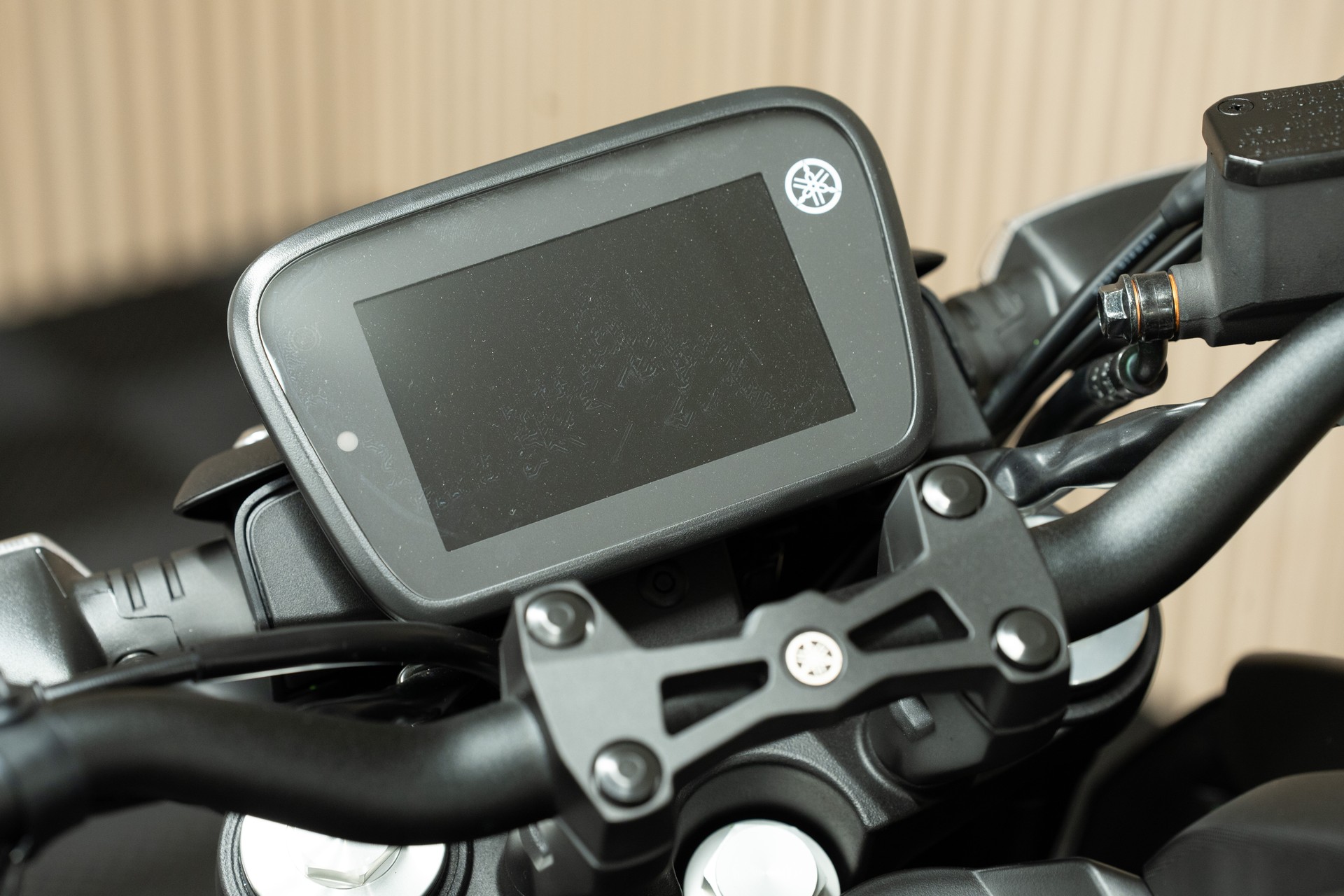 YAMAHA MT-125 mit Kurzheck und Lenkerendspiegeln-image-2
